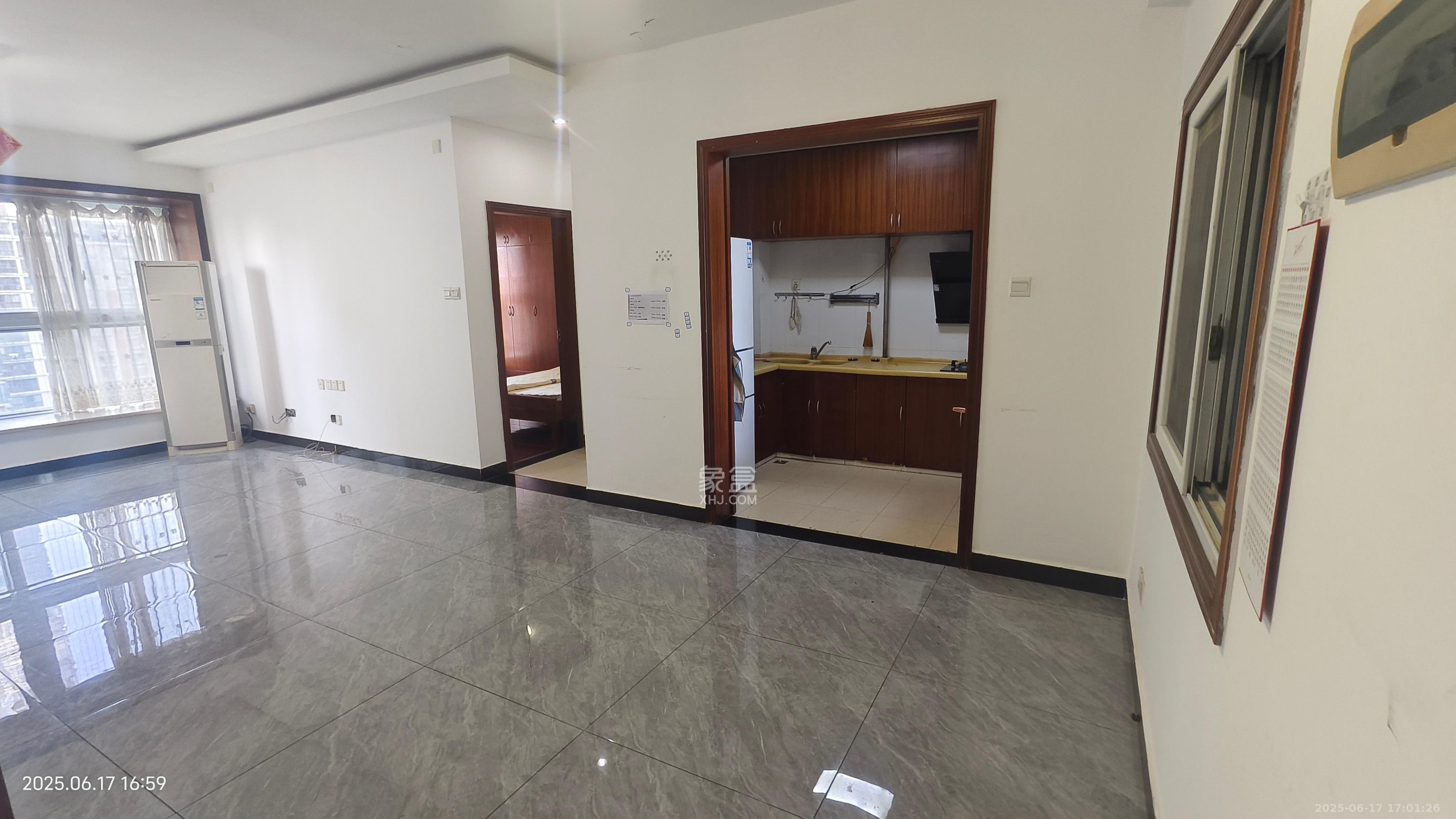 兴威新嘉园 3室1厅1卫 5000.0元/月 兴威新嘉园 3室1厅1卫 5000.0元/月室内图