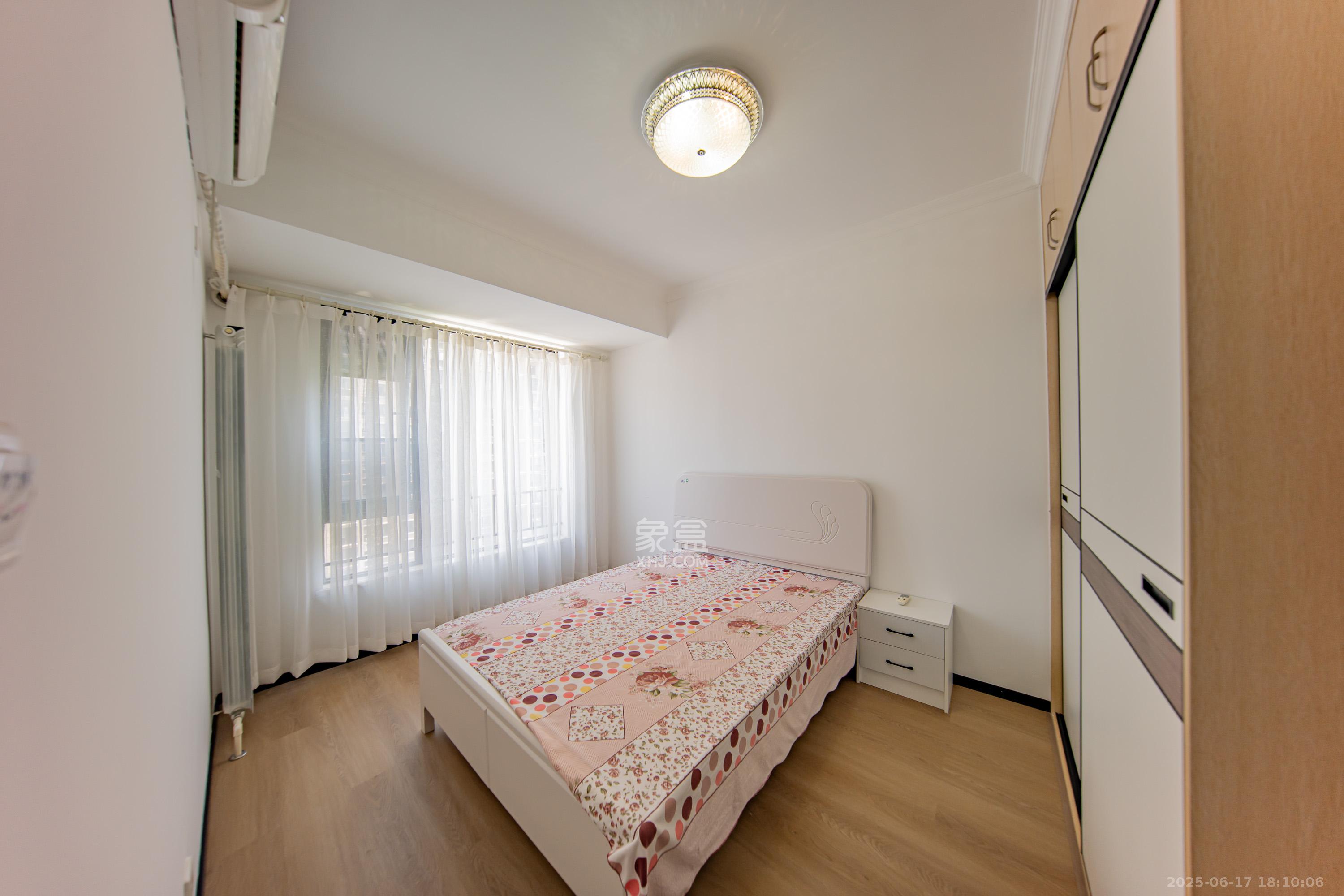 中海国际一期  4室2厅2卫    110.0万 中海国际一期  4室2厅2卫    110.0万卧室