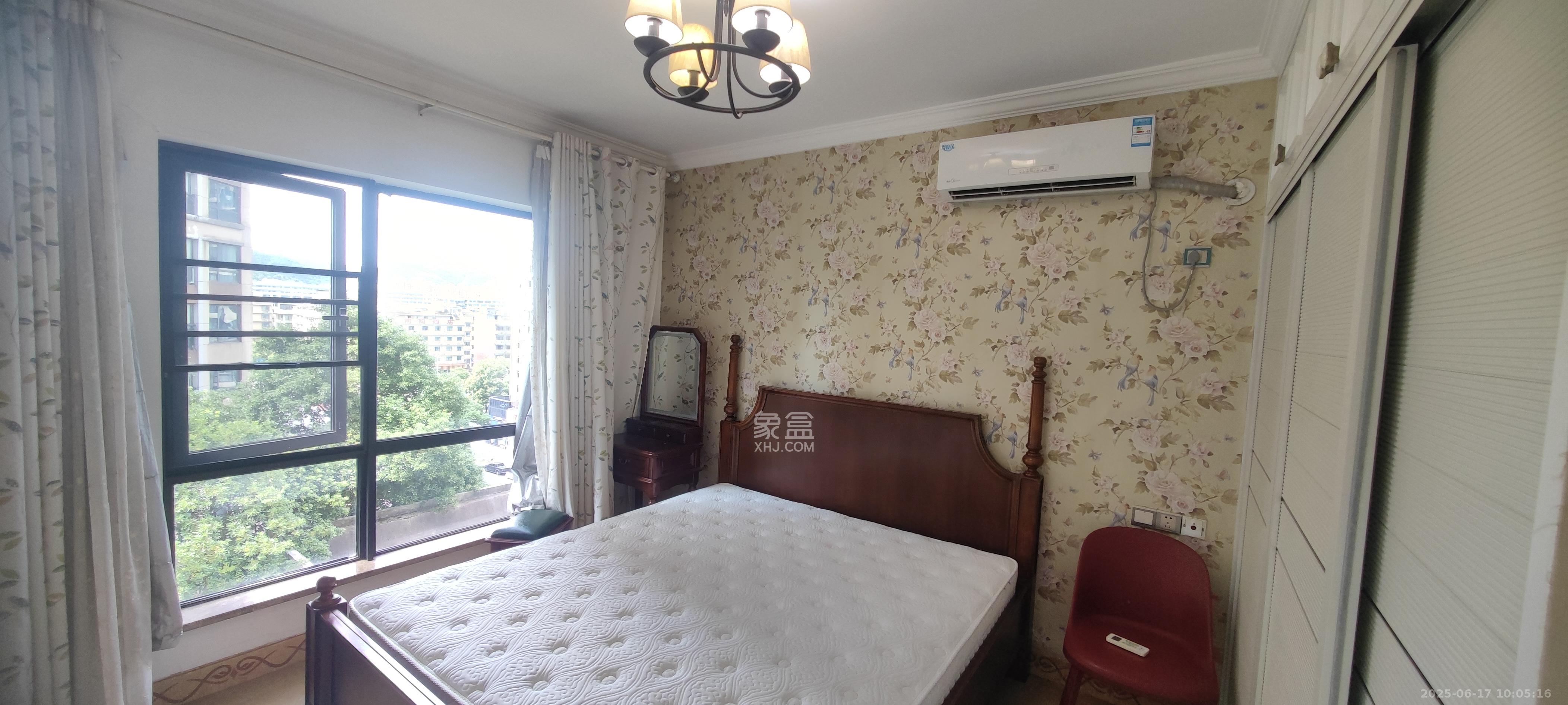 达美D6区  3室2厅1卫    3300.0元/月室内图