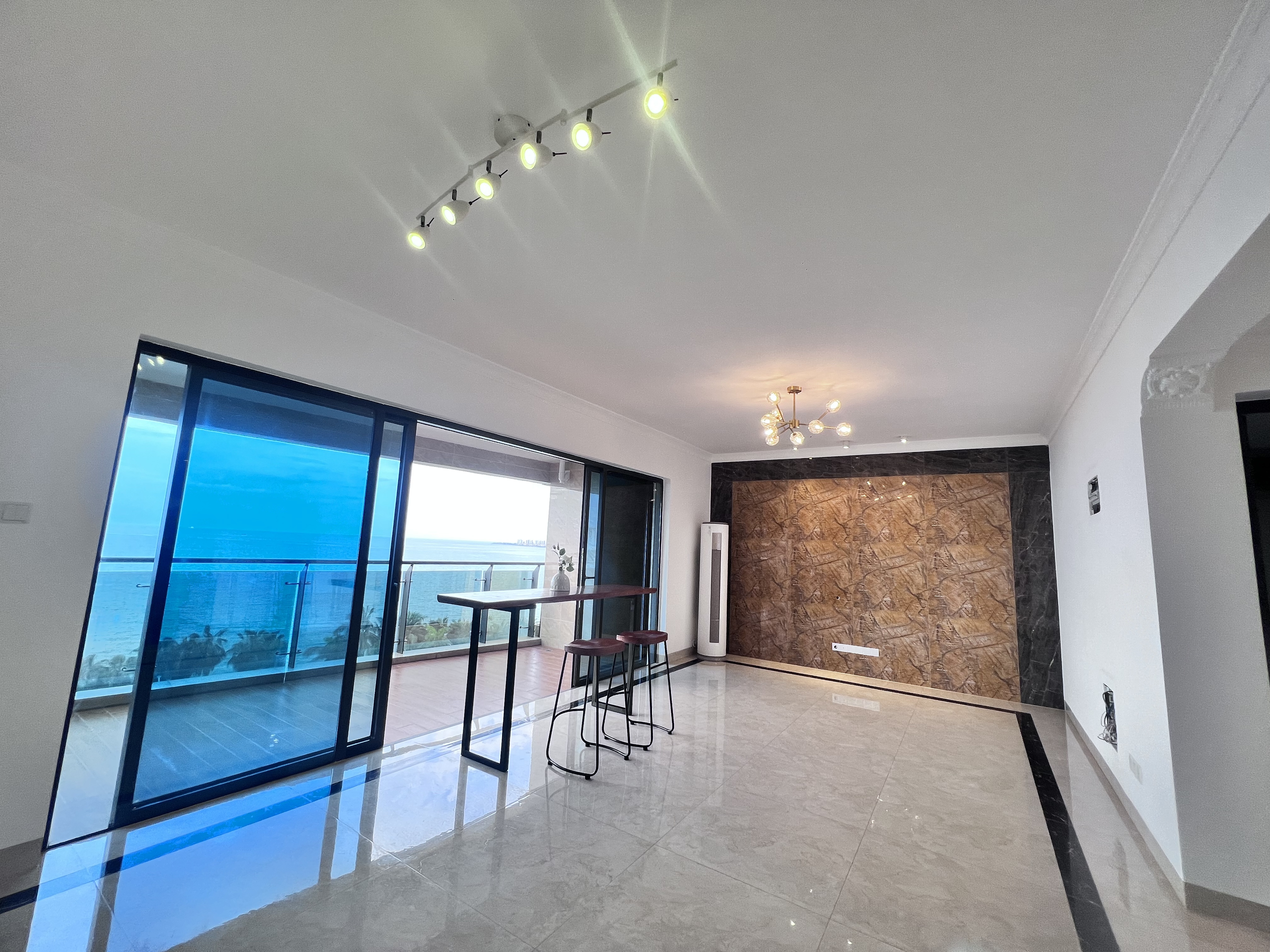 保利中央海岸一二期 4室2厅1卫 7900.0元/月 保利中央海岸一二期 4室2厅1卫 7900.0元/月室内图