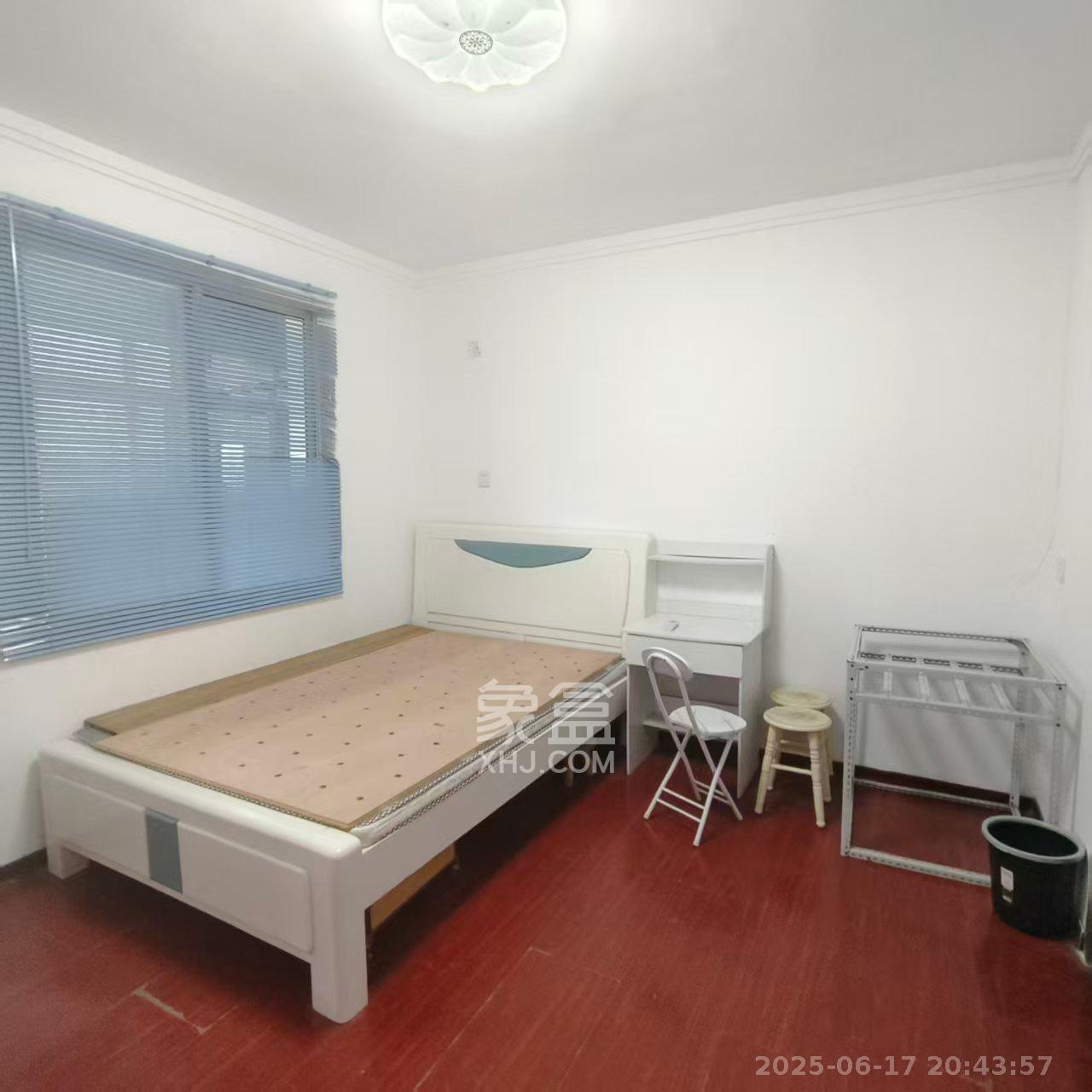 裕农街散盘  2室1厅1卫   1200.00元/月室内图