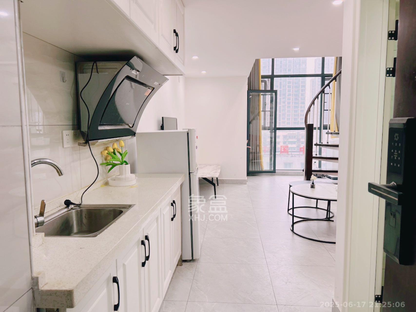 裕天国际商汇中心 1室1厅1卫 1800.0元/月 裕天国际商汇中心 1室1厅1卫 1800.0元/月室内图