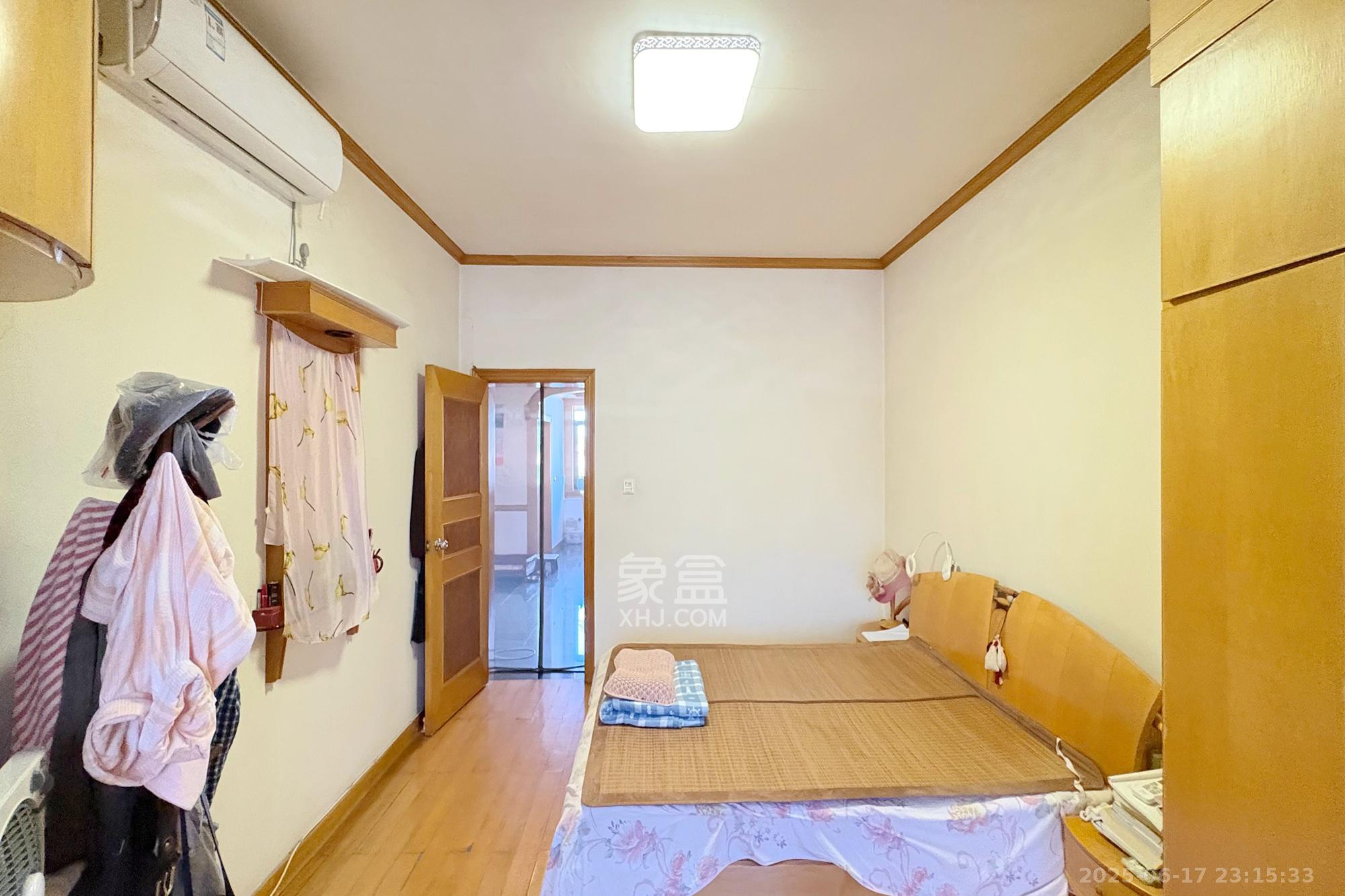 公安局宿舍（上宜园18号）  2室2厅1卫   49.80万卧室