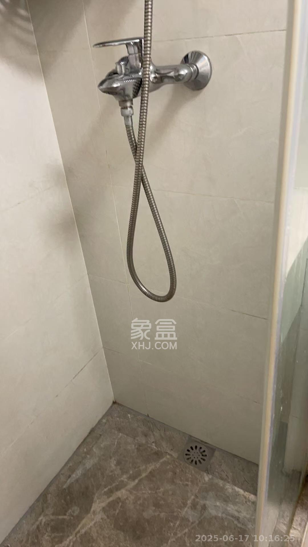 中海国际二期 1室1厅1卫 1300.0元/月 中海国际二期 1室1厅1卫 1300.0元/月室内图