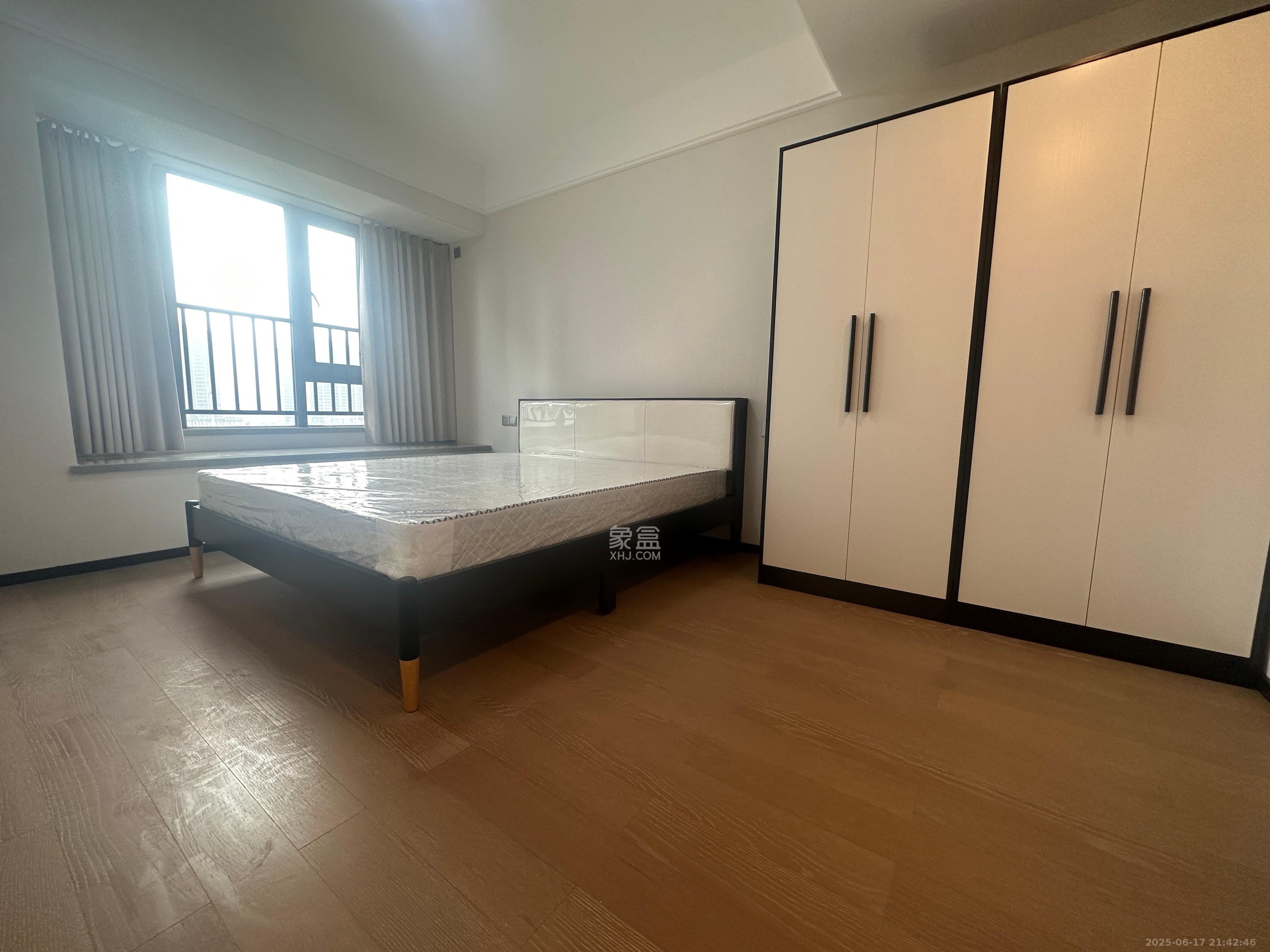 中海麓山境北区  4室2厅2卫   3200.00元/月室内图