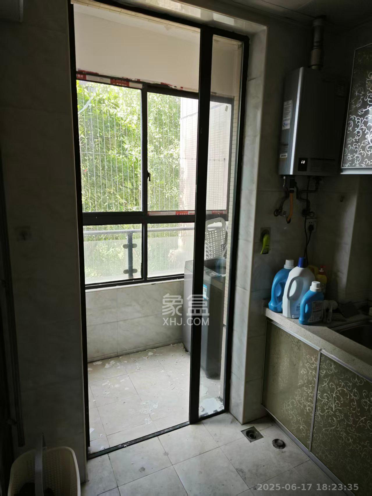 长房时代城 2室2厅1卫 2500.0元/月 长房时代城 2室2厅1卫 2500.0元/月室内图