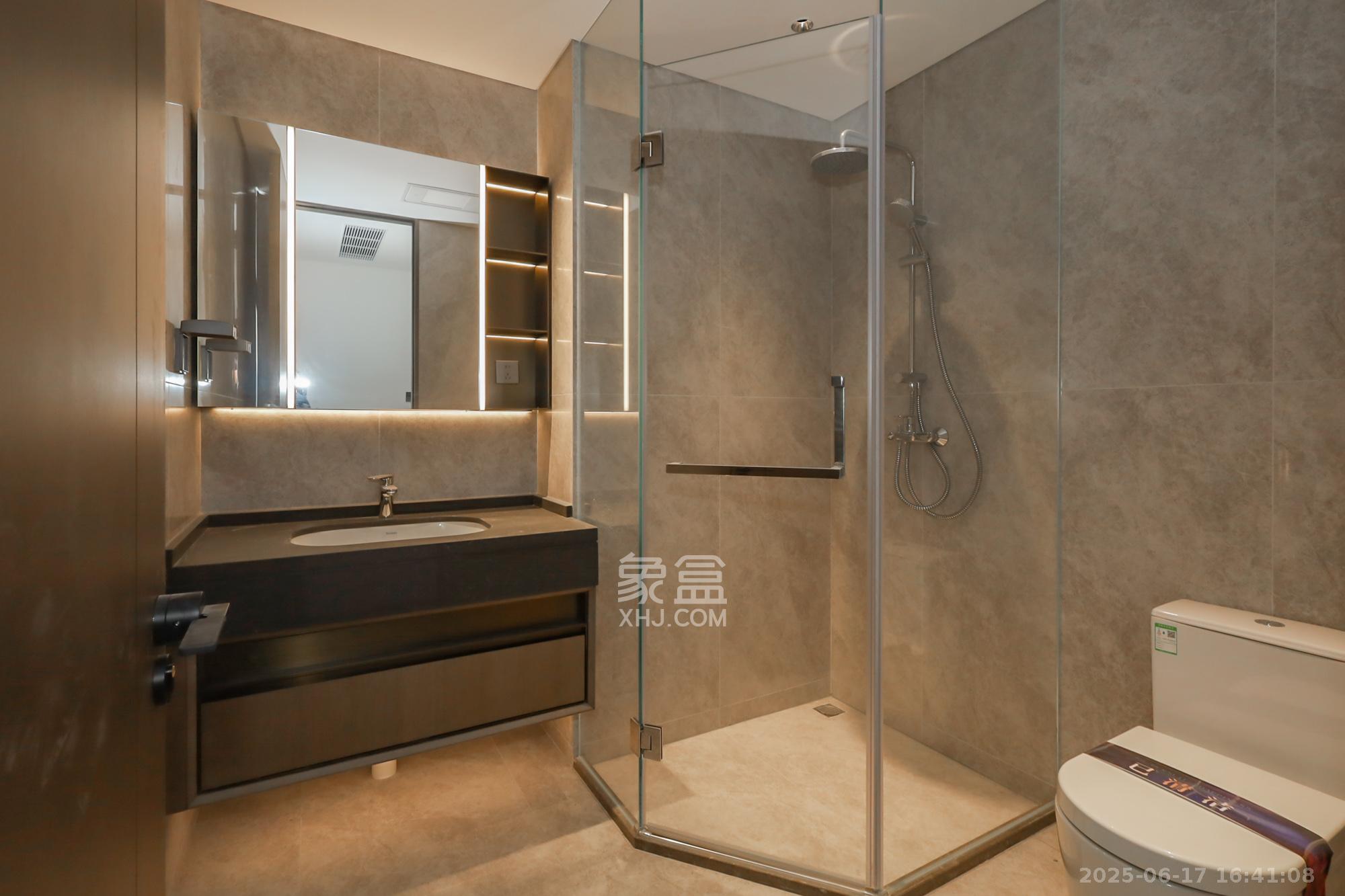 长沙悦府(华润万象城) 4室2厅3卫 560.0万 长沙悦府(华润万象城) 4室2厅3卫 560.0万卫生间