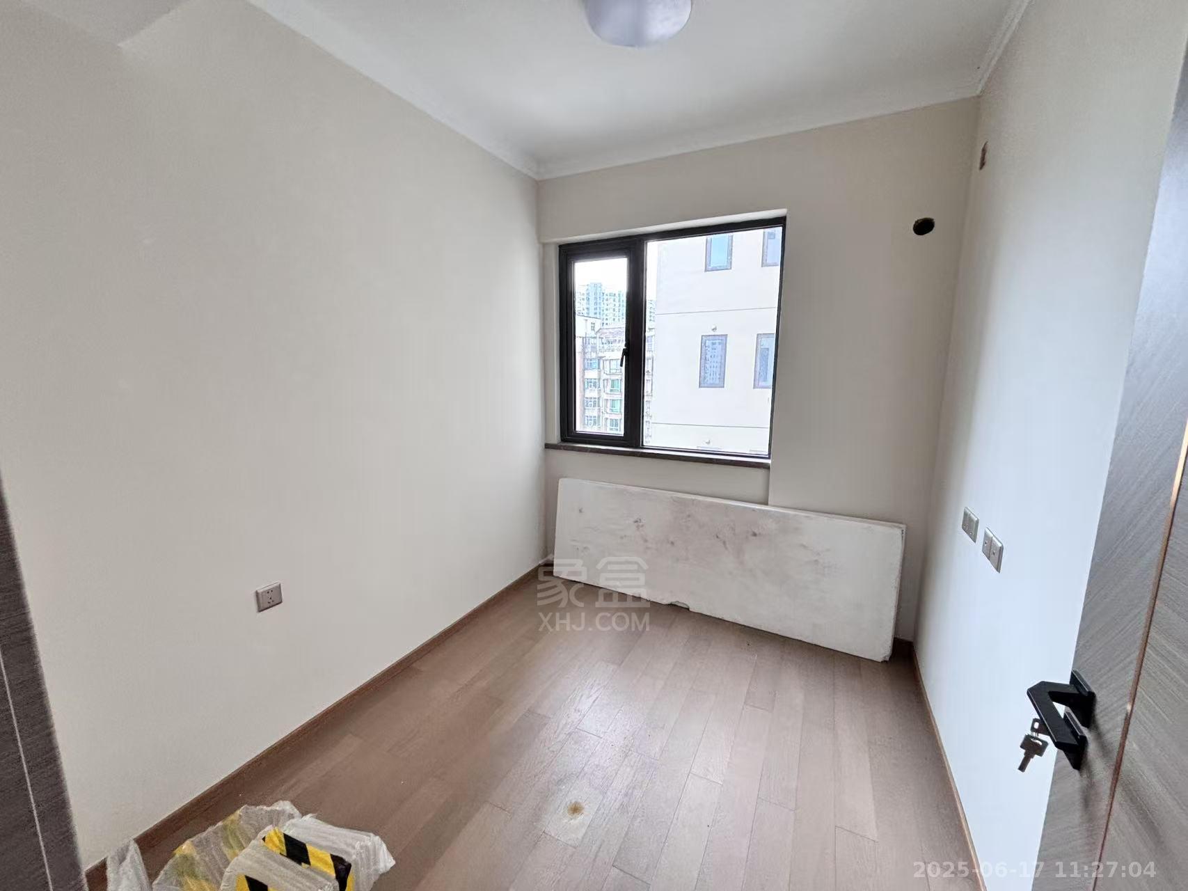 朗悦台  4室3厅3卫    2500.0元/月 朗悦台  4室3厅3卫    2500.0元/月室内图