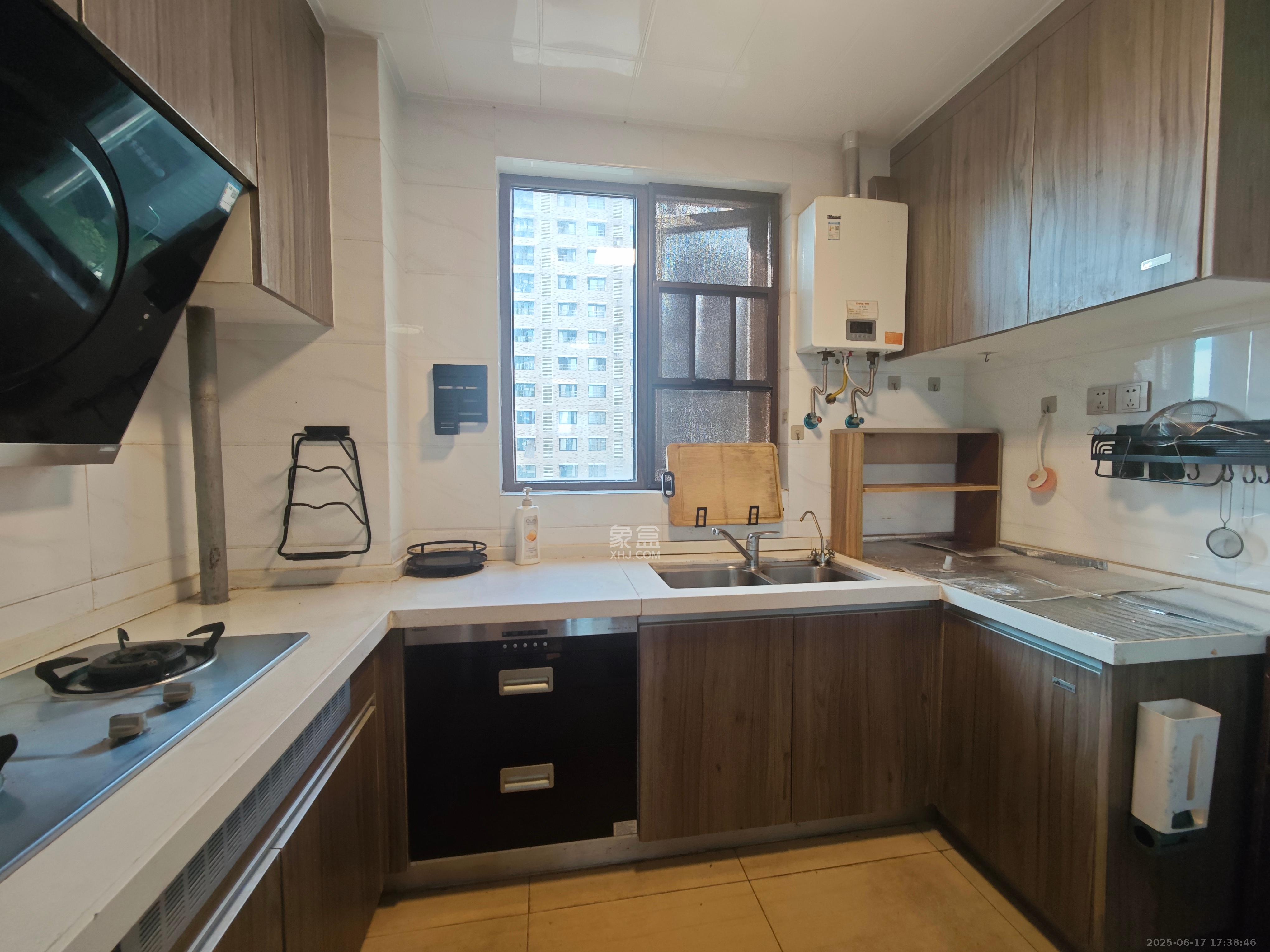 碧桂园星城首府 4室2厅2卫 2800.0元/月 碧桂园星城首府 4室2厅2卫 2800.0元/月室内图