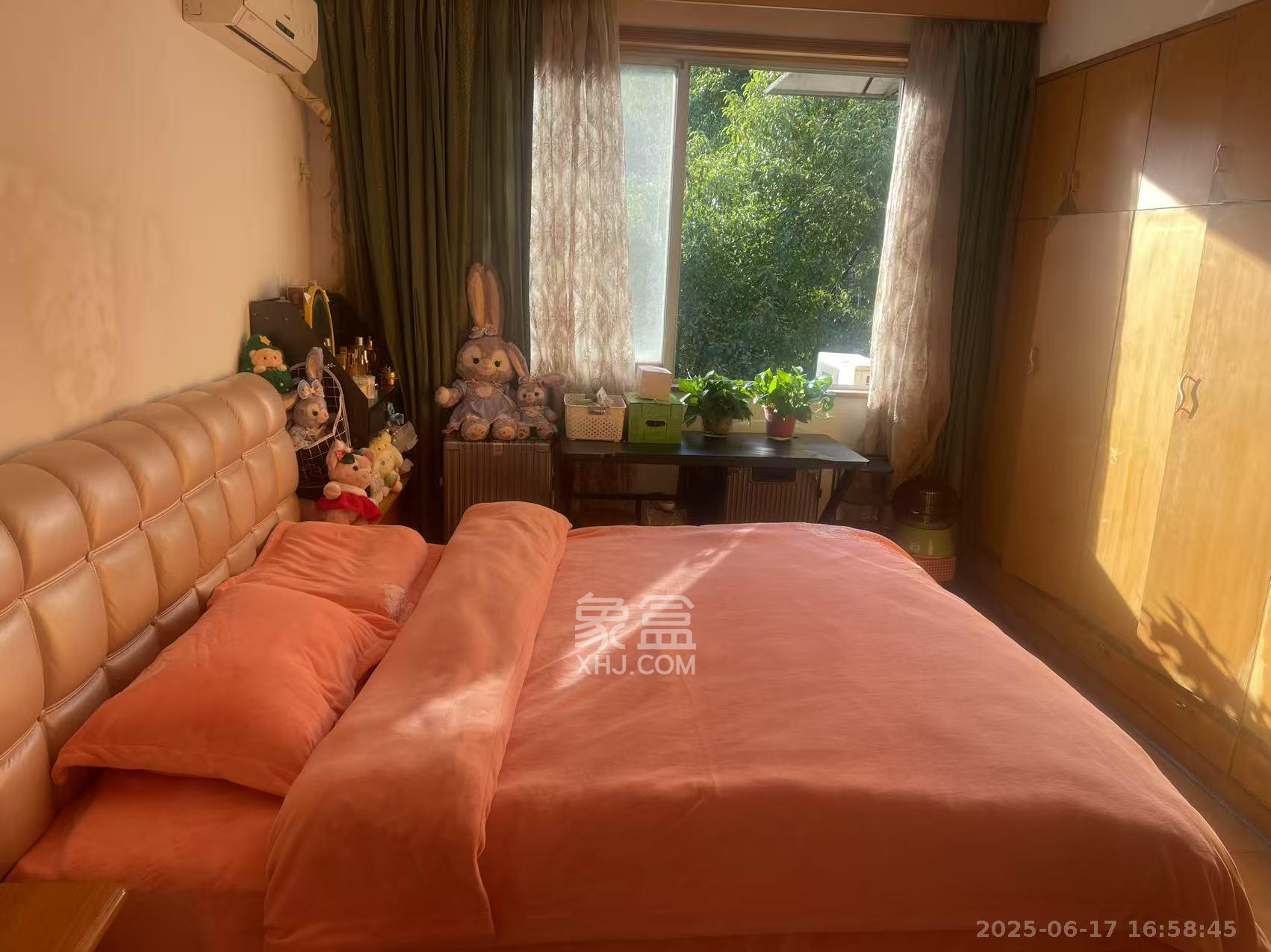 兰景花园  3室2厅1卫   1800.00元/月