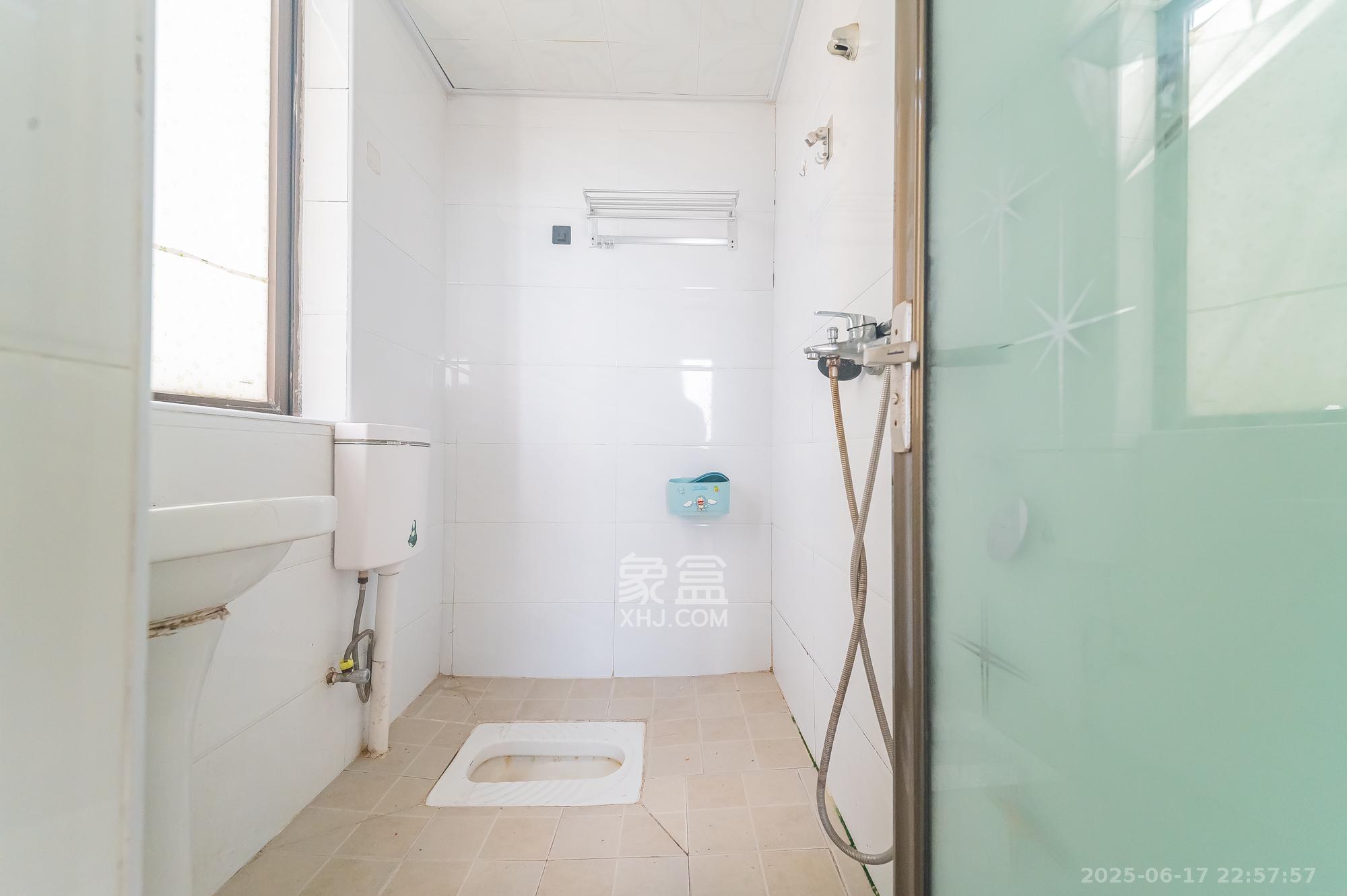 华润置地广场二期  4室2厅2卫    96.8万 华润置地广场二期  4室2厅2卫    96.8万其他