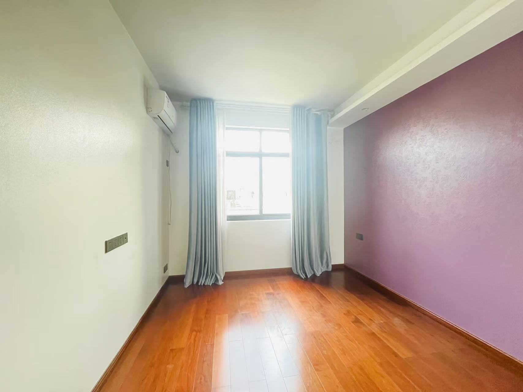 鼎泰逸景园 3室2厅2卫 88.0万 鼎泰逸景园 3室2厅2卫 88.0万客厅