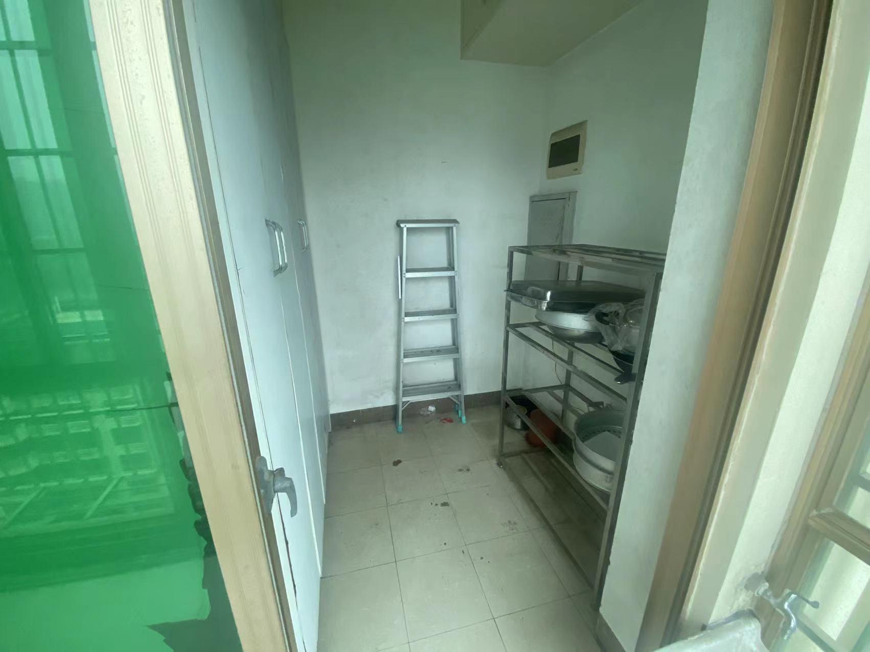 省人大机关住宅小区(海南省人大常委会机关住宅小区) 4室2厅1卫 236.0万 省人大机关住宅小区(海南省人大常委会机关住宅小区) 4室2厅1卫 236.0万室内图