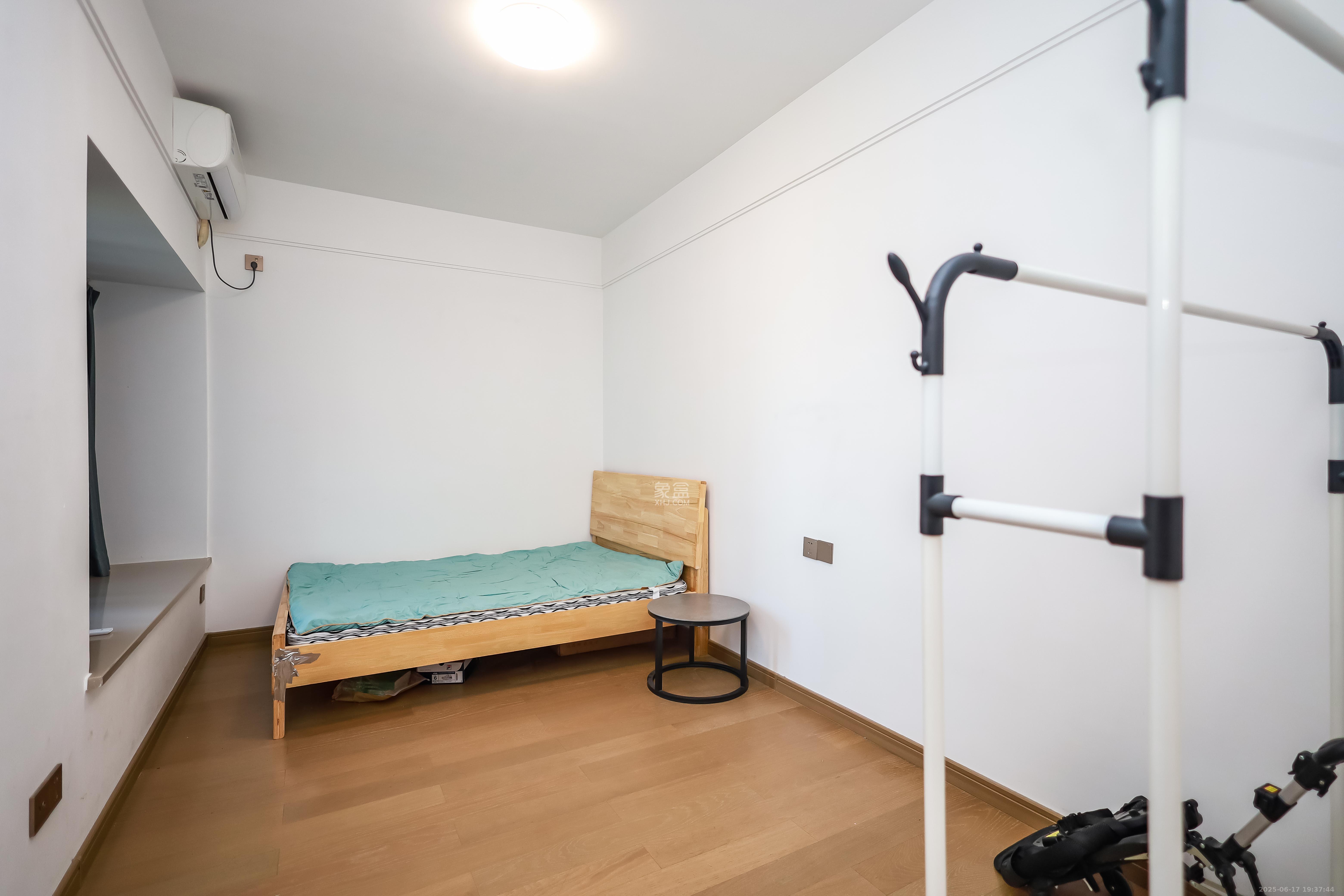 长房云尚公馆  3室2厅1卫    105.0万 长房云尚公馆  3室2厅1卫    105.0万卧室