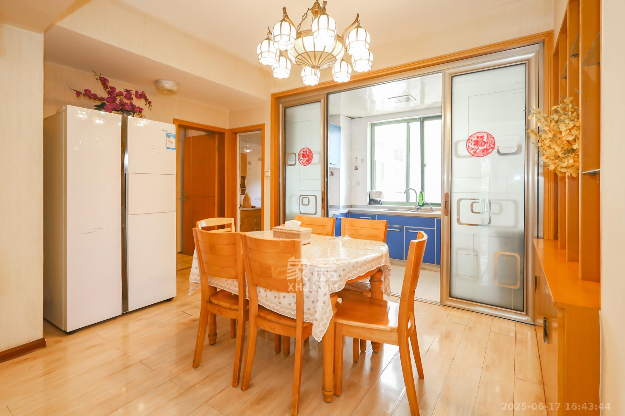 枫树园 3室2厅2卫 128.0万 枫树园 3室2厅2卫 128.0万其他