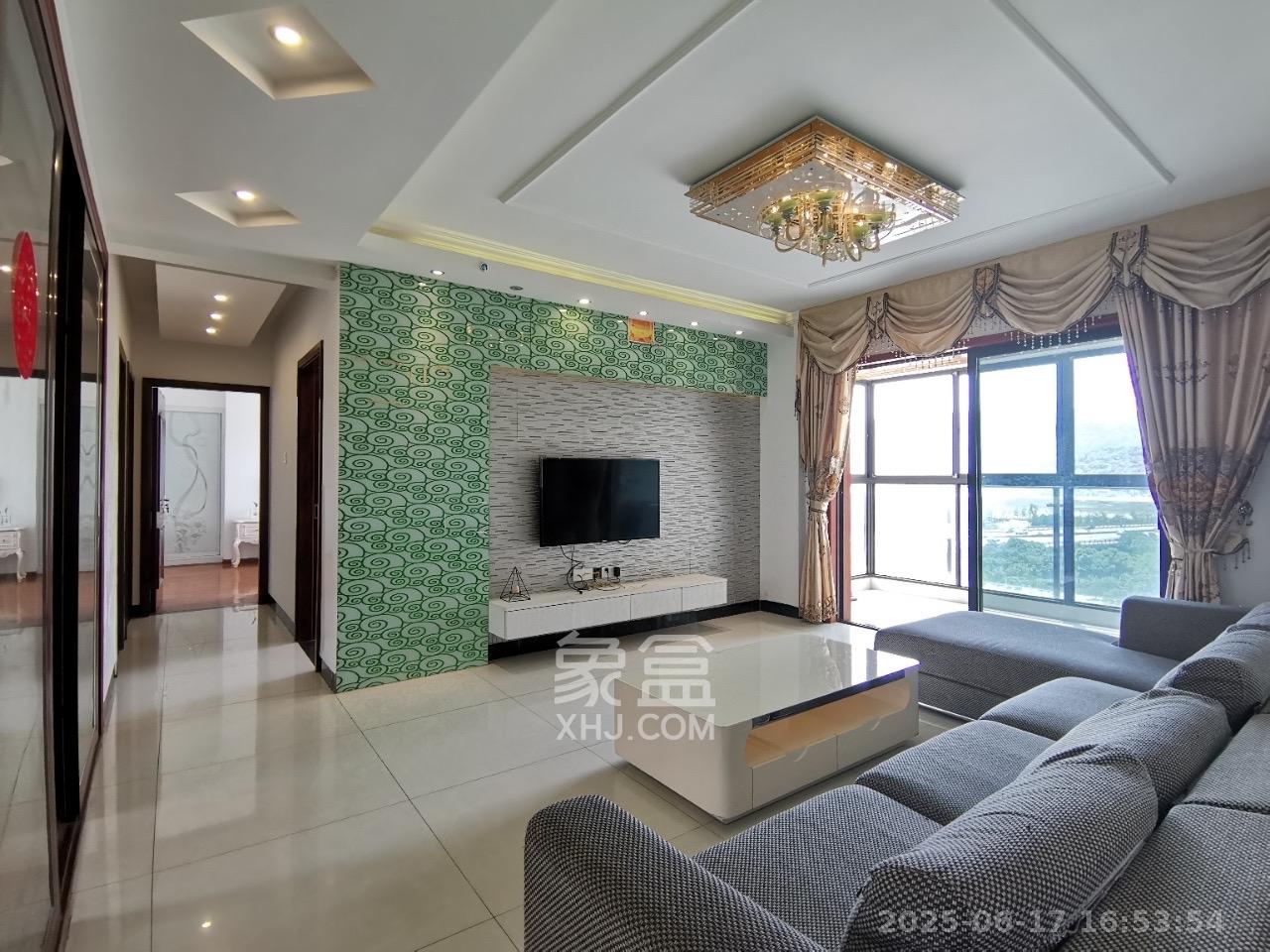 达美D6区  4室2厅2卫   3500.00元/月