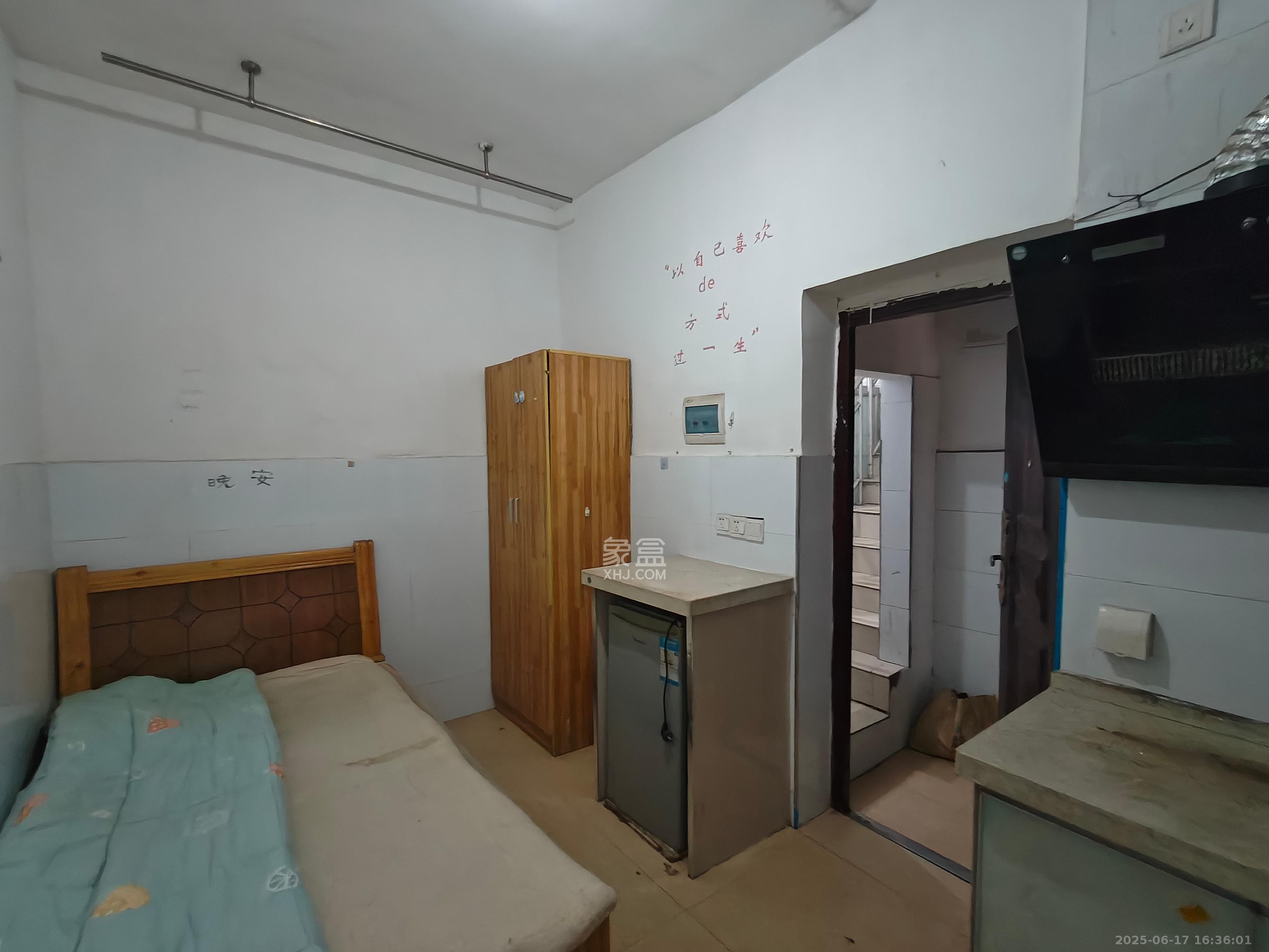 西文庙坪散盘 1室0厅0卫 500.0元/月 西文庙坪散盘 1室0厅0卫 500.0元/月室内图