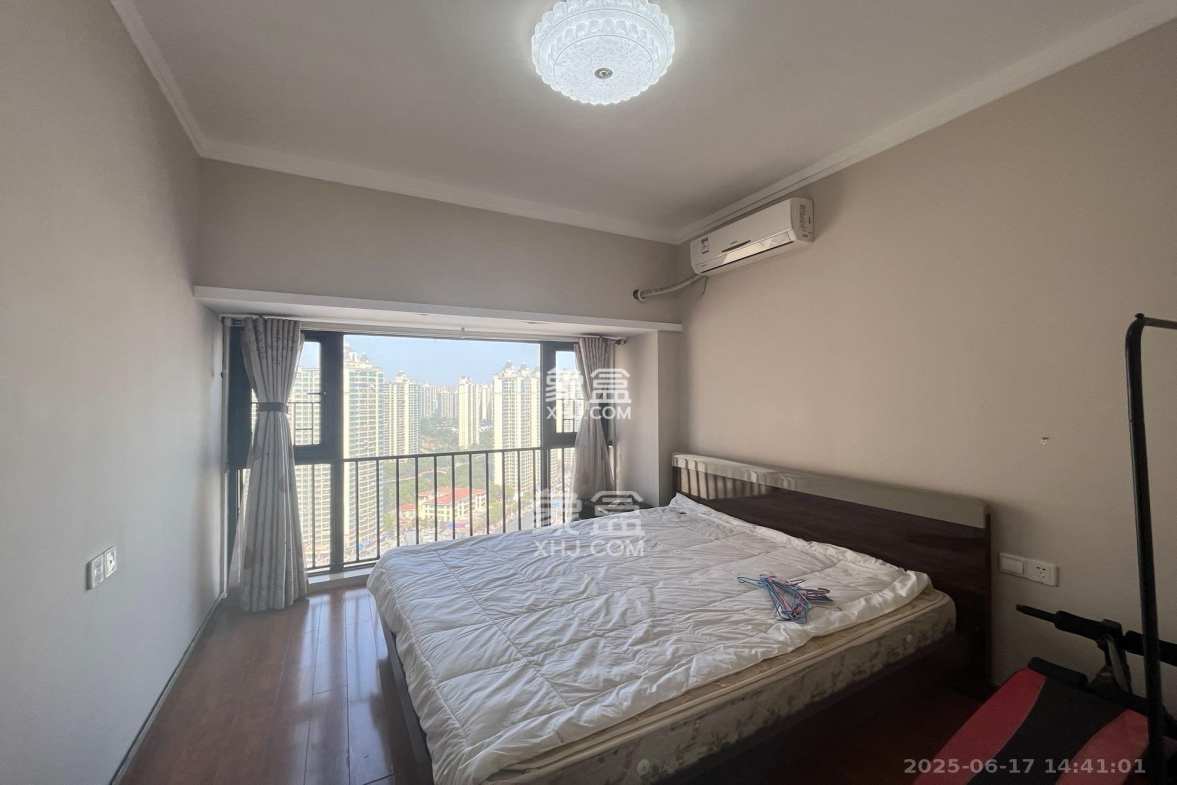 藏珑湖上国际花园 3室2厅2卫 3900.0元/月 藏珑湖上国际花园 3室2厅2卫 3900.0元/月室内图