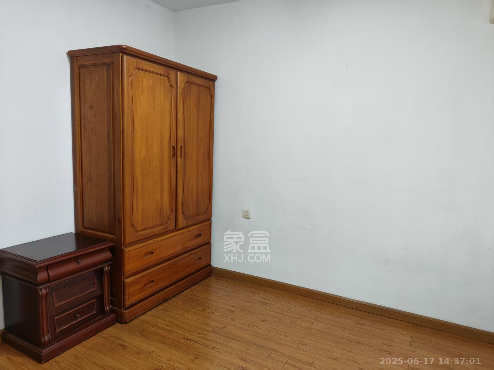 天鸿小区 3室2厅2卫 1900.0元/月 天鸿小区 3室2厅2卫 1900.0元/月室内图