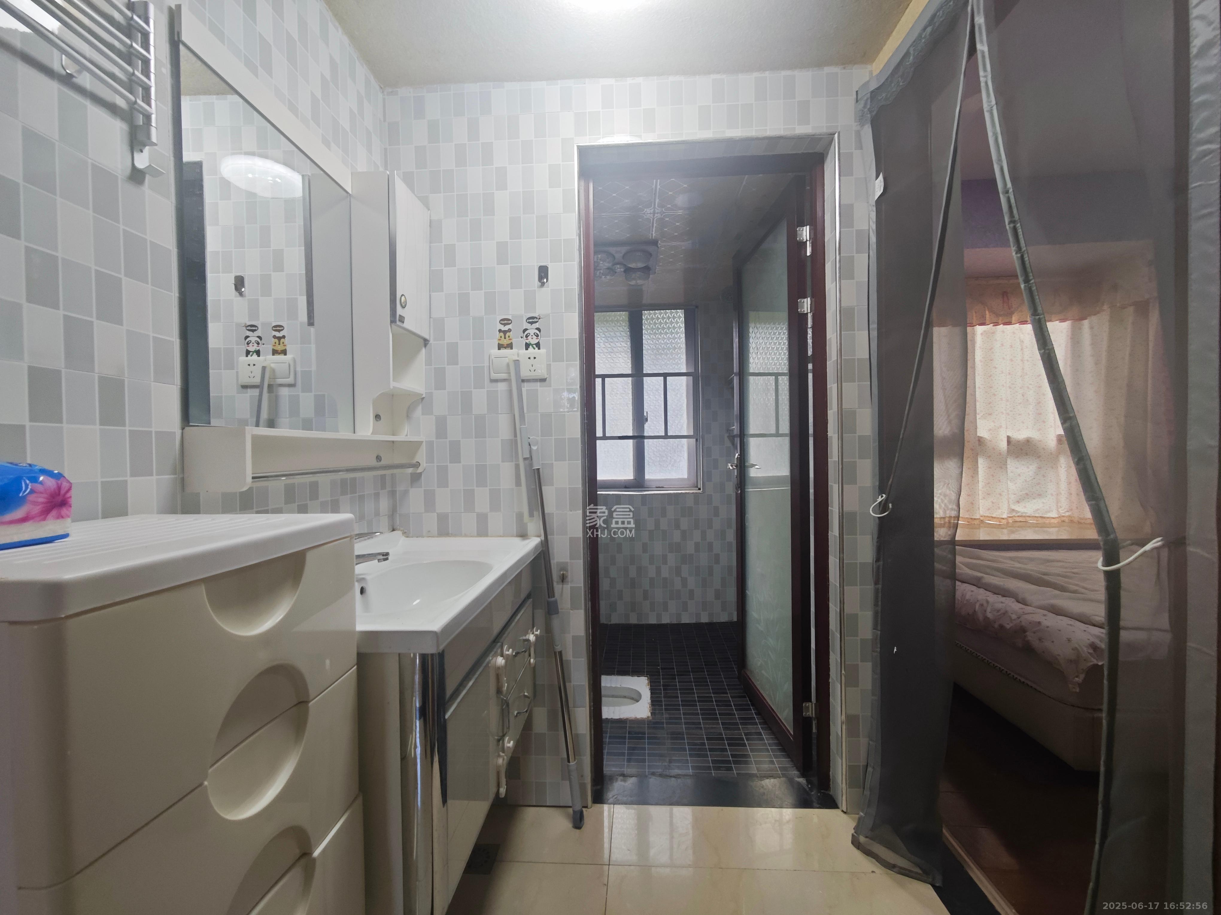 光明城市(星辰青年城) 4室2厅2卫 1800.0元/月 光明城市(星辰青年城) 4室2厅2卫 1800.0元/月室内图