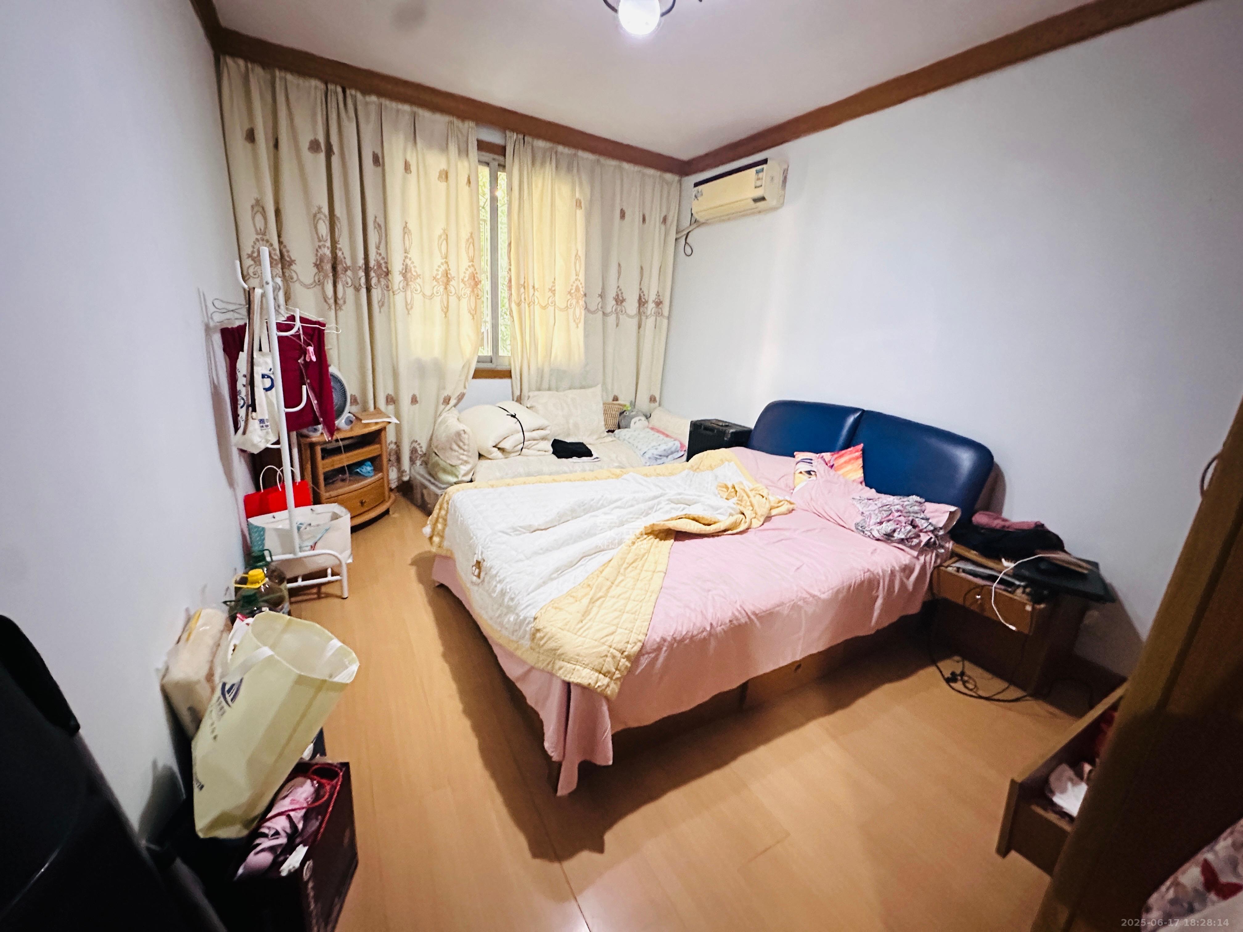下碧湘街小区  2室1厅1卫   2500.00元/月室内图