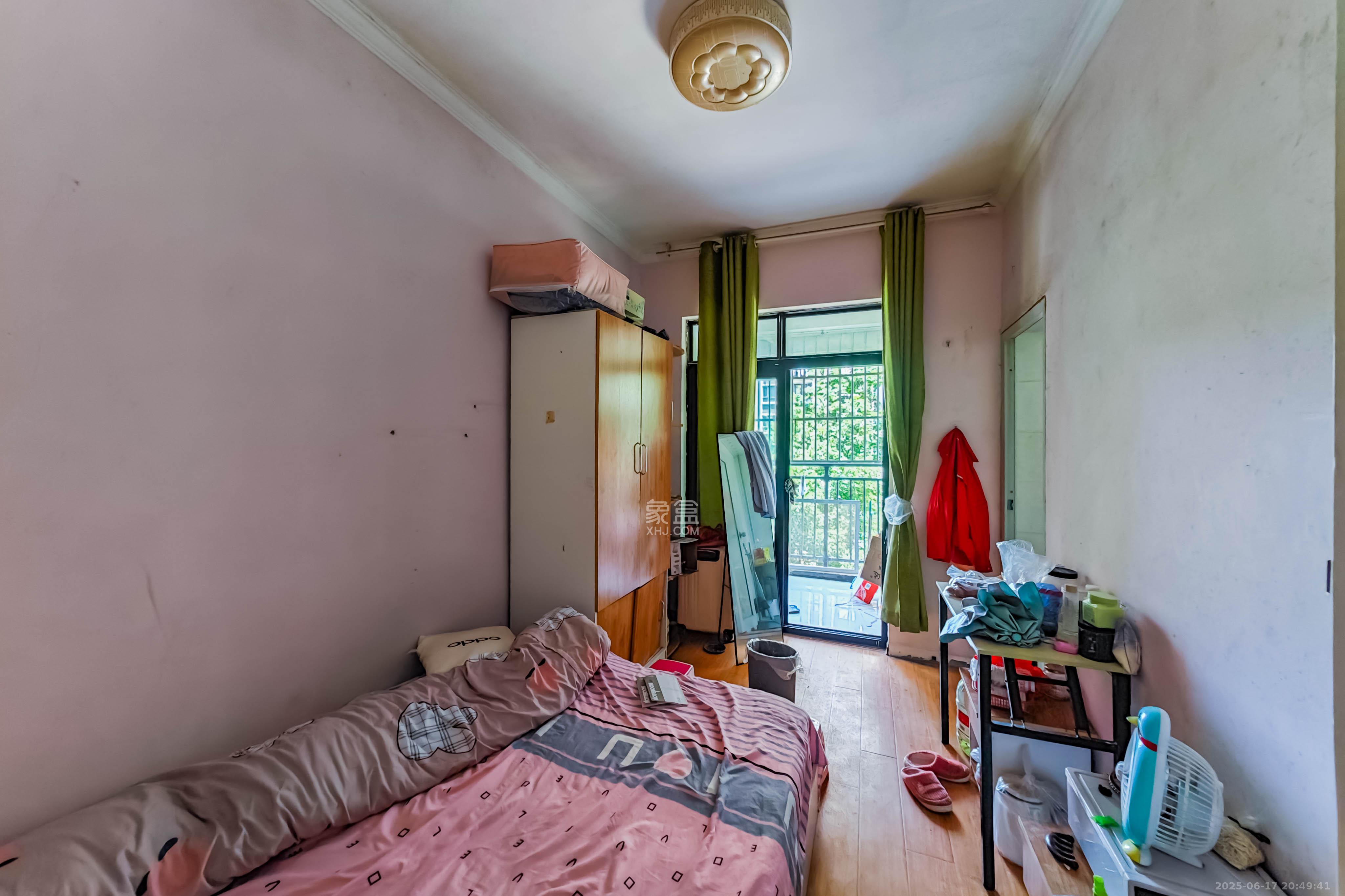 英郡年华 4室2厅1卫 105.0万 英郡年华 4室2厅1卫 105.0万客厅