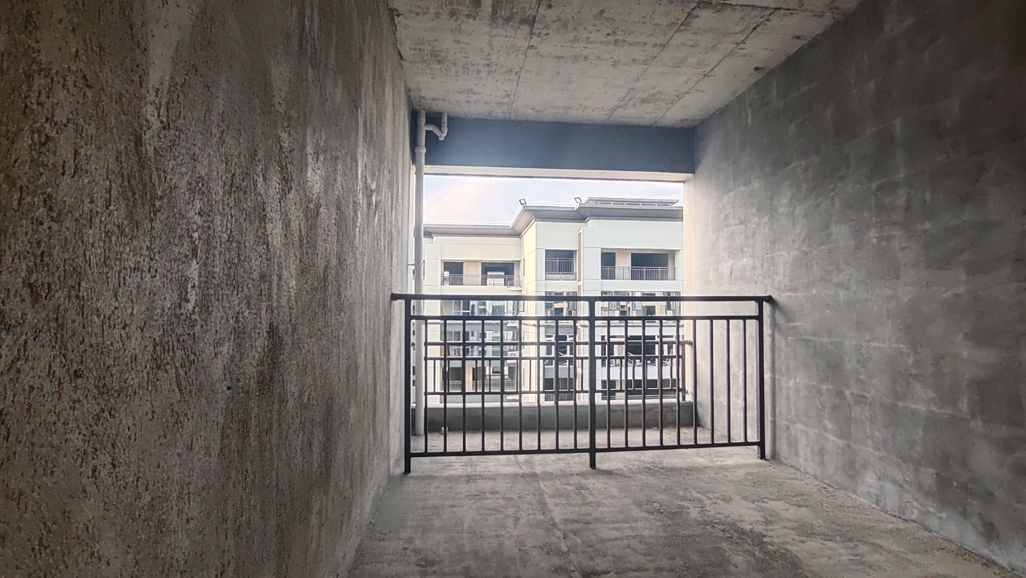 青春里-铂樾府 5室2厅2卫 92.8万 青春里-铂樾府 5室2厅2卫 92.8万卧室