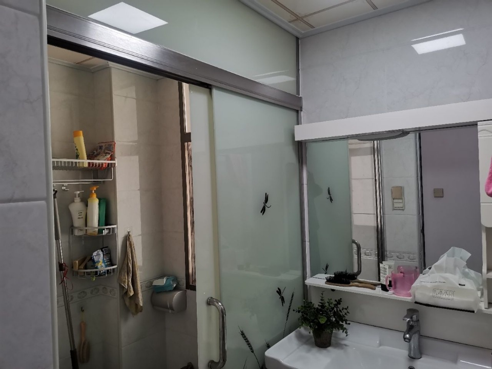 南风苑 3室2厅2卫 2000.0元/月 南风苑 3室2厅2卫 2000.0元/月室内图