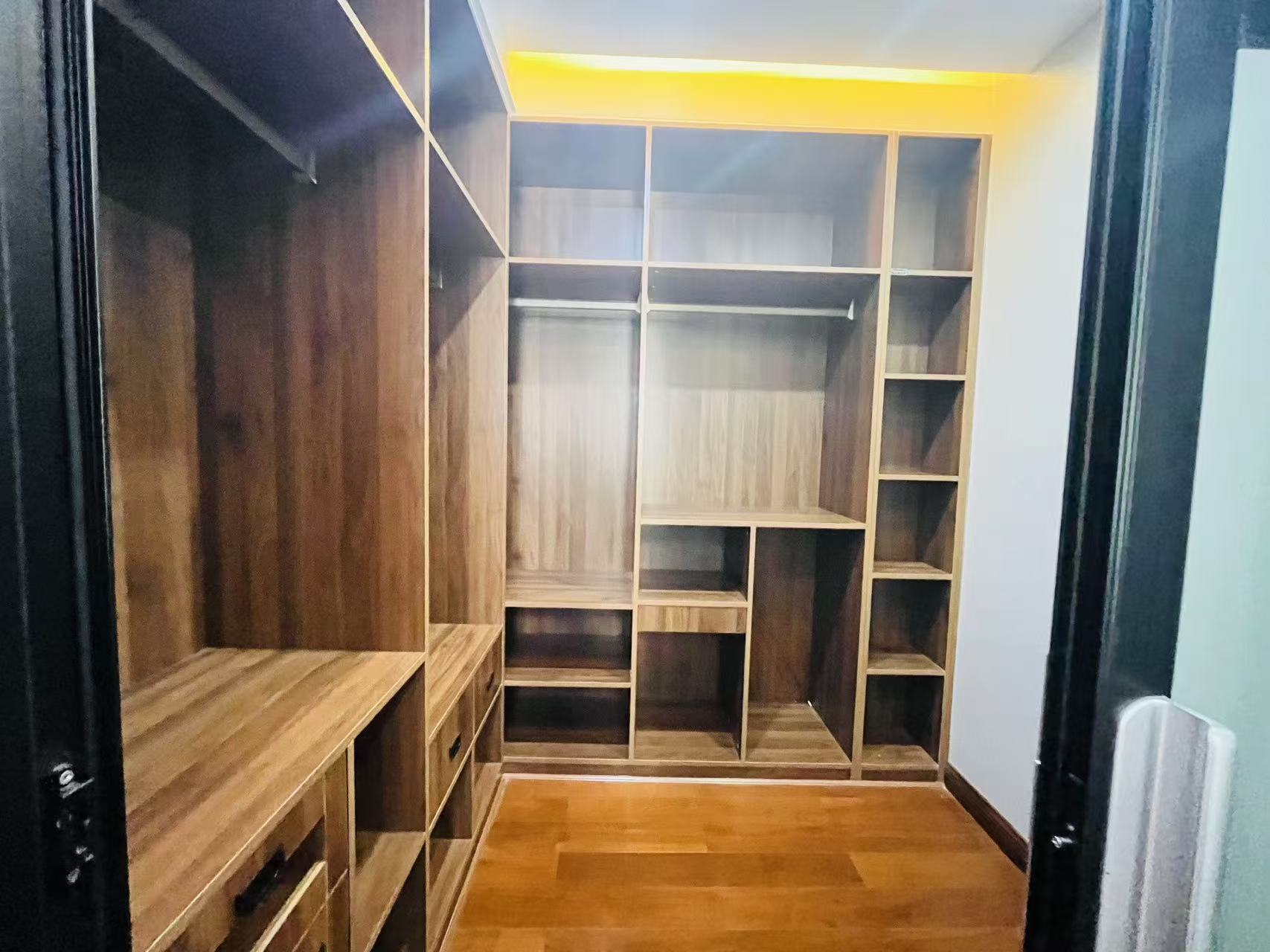 鼎泰逸景园 3室2厅2卫 88.0万 鼎泰逸景园 3室2厅2卫 88.0万客厅