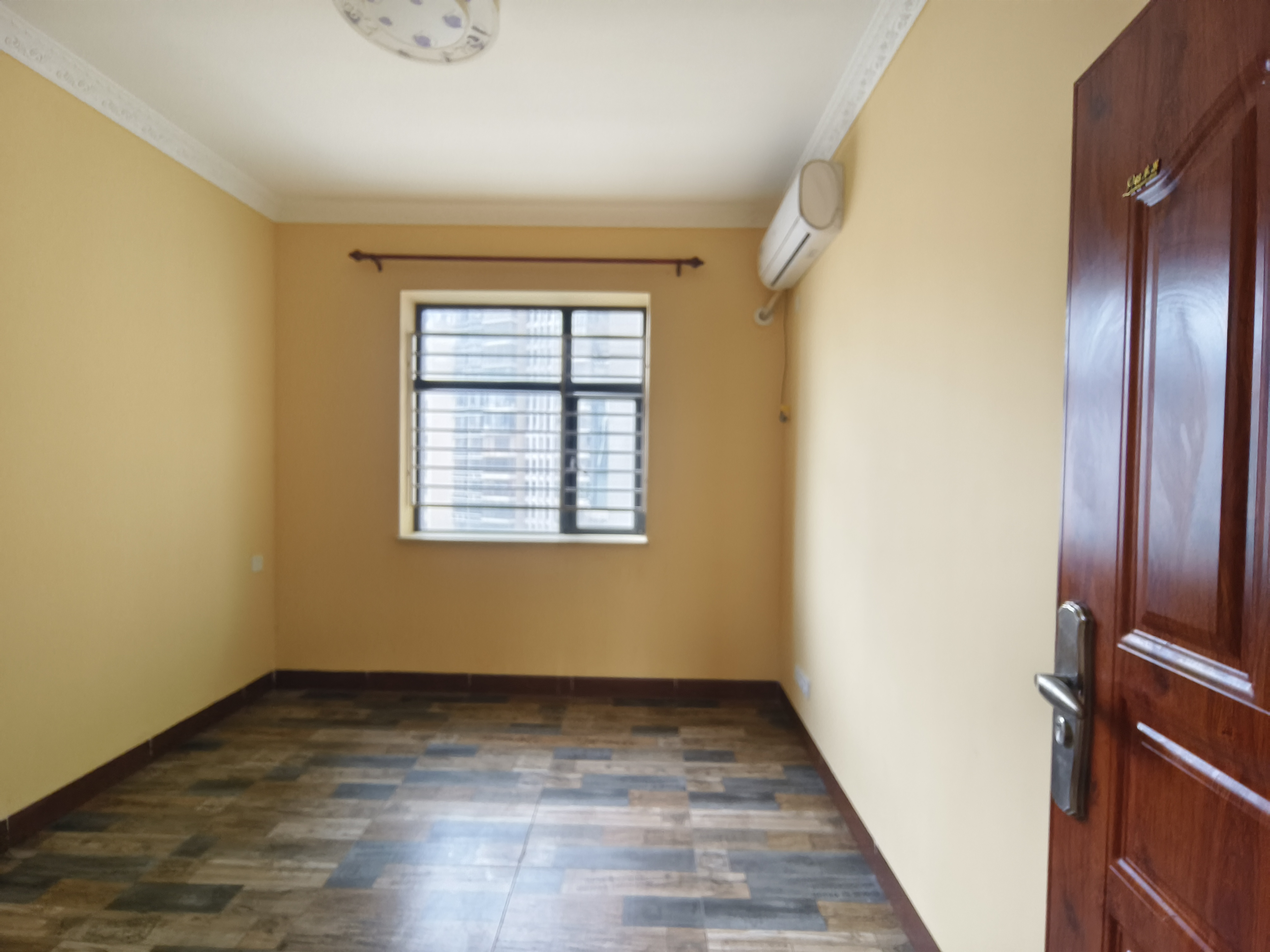 金龙城市广场一期 3室2厅2卫 235.0万 金龙城市广场一期 3室2厅2卫 235.0万室内图