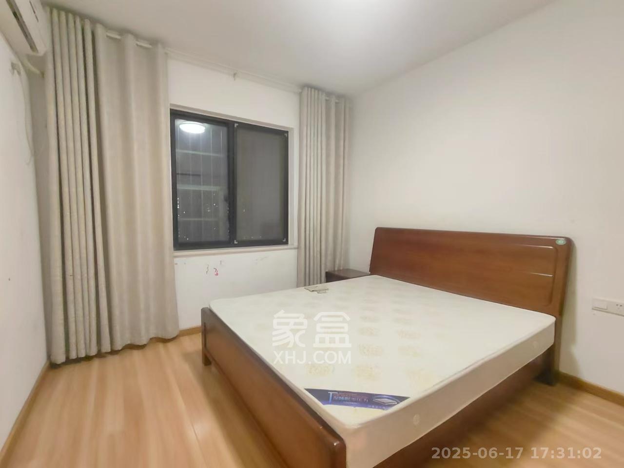 紫御江山  3室2厅1卫   2500.00元/月室内图