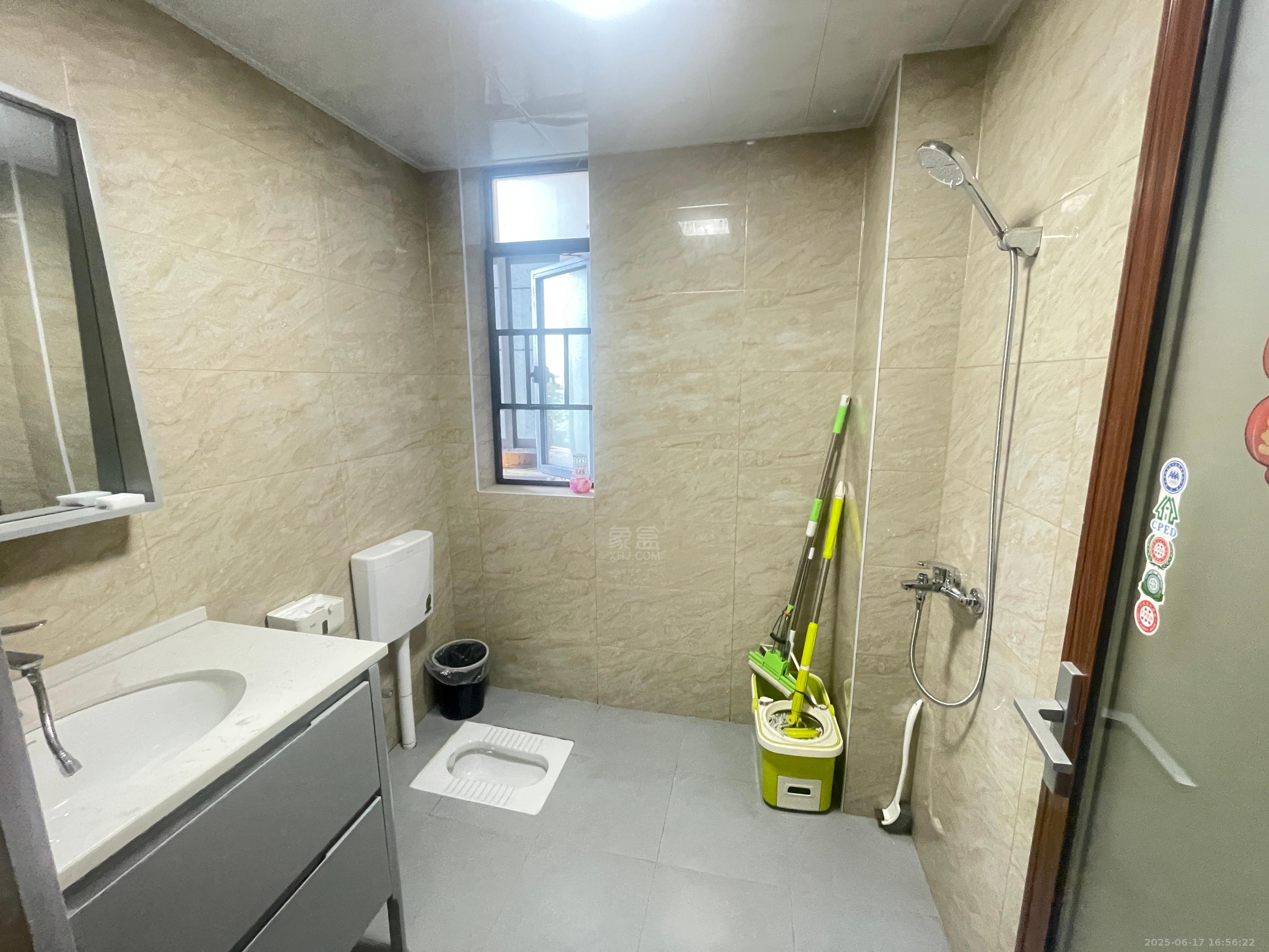 中泰财富湘江 2室2厅1卫 2000.0元/月 中泰财富湘江 2室2厅1卫 2000.0元/月室内图