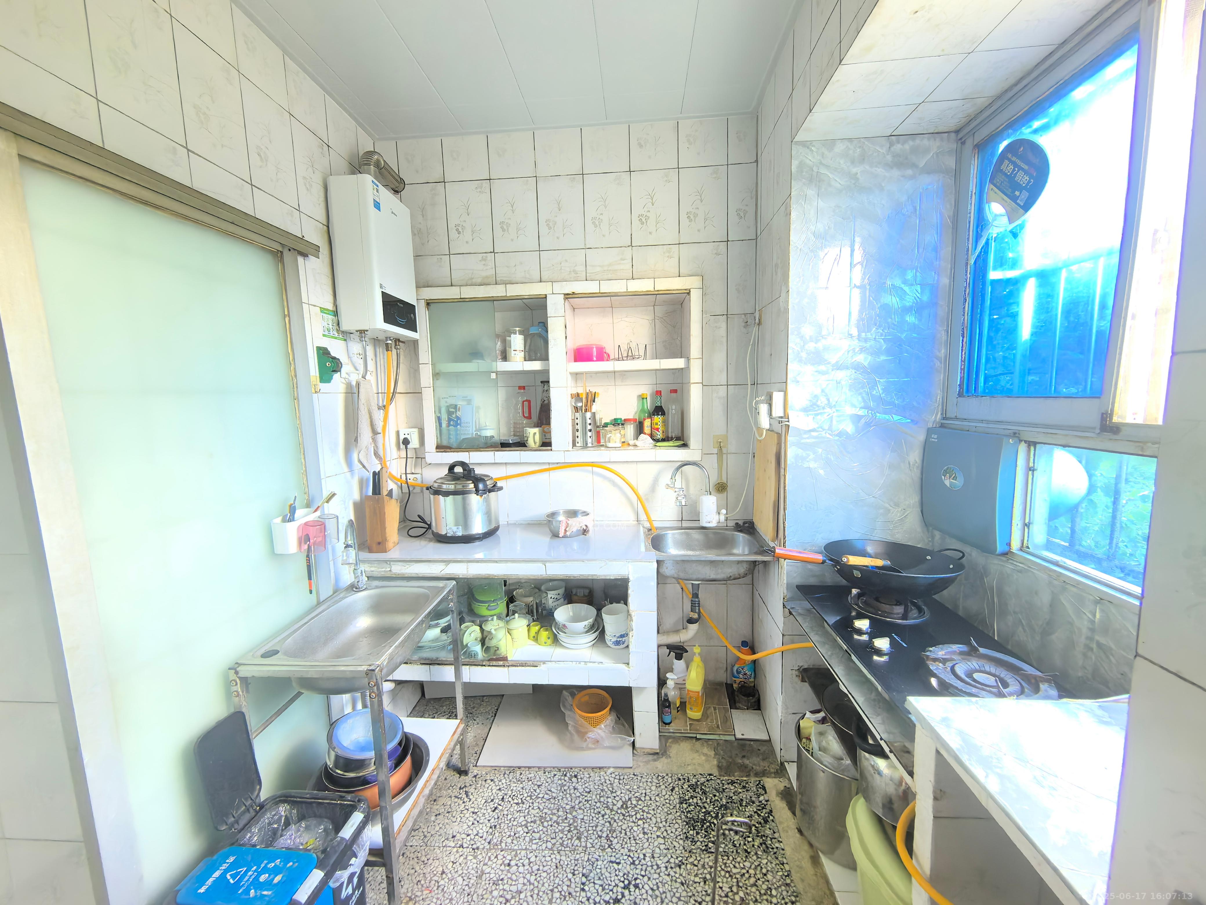 南园小区  2室2厅1卫   1400.00元/月室内图