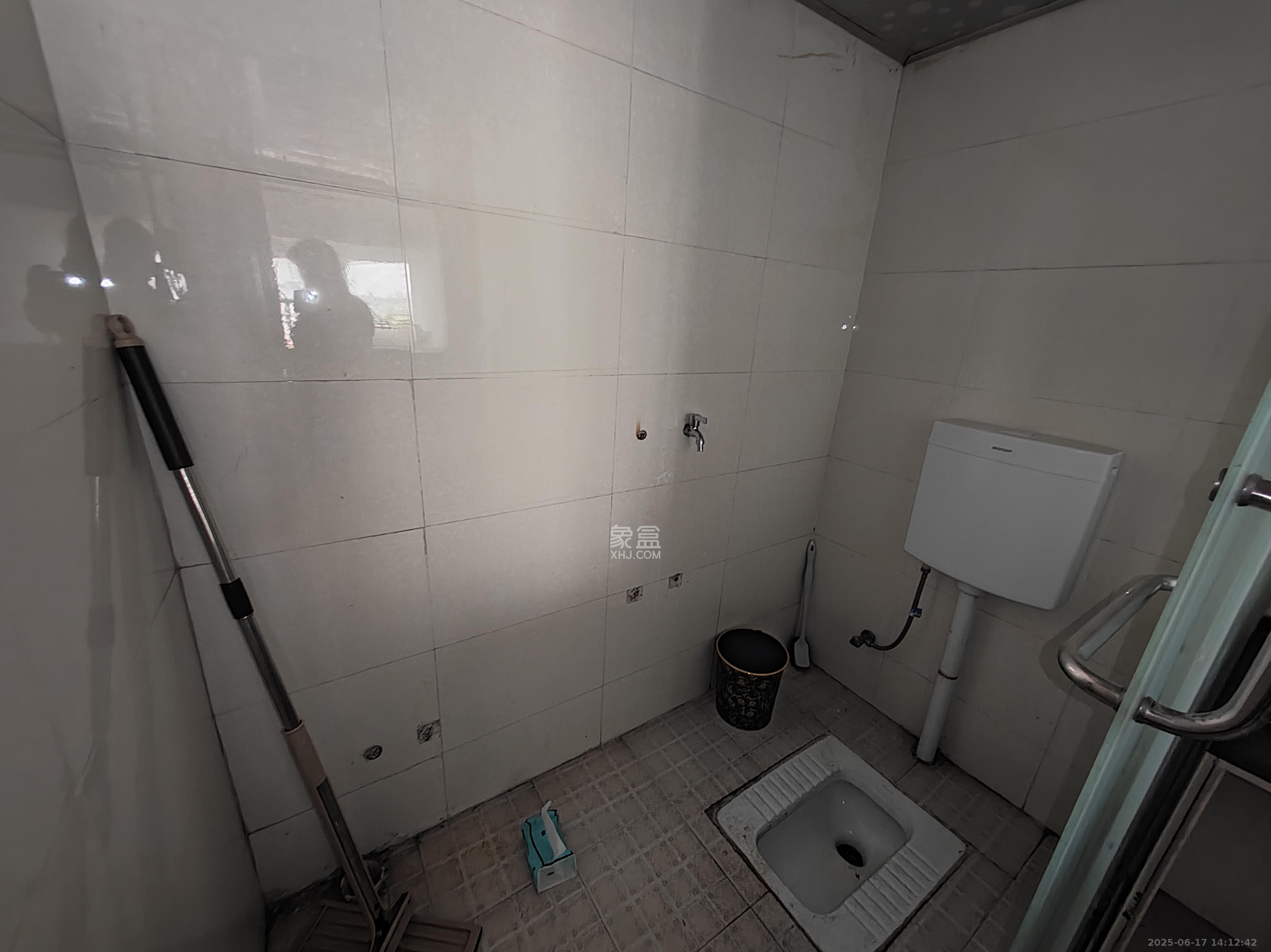 凯旋国际广场 2室2厅1卫 25.0万 凯旋国际广场 2室2厅1卫 25.0万客厅