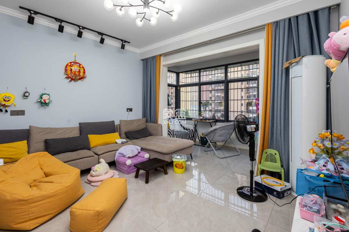 中国铁建国际城二期 4室2厅2卫 99.8万 中国铁建国际城二期 4室2厅2卫 99.8万客厅