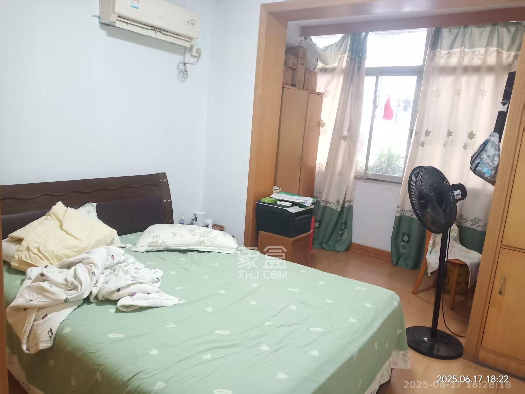 下碧湘街小区  2室1厅1卫   2500.00元/月室内图