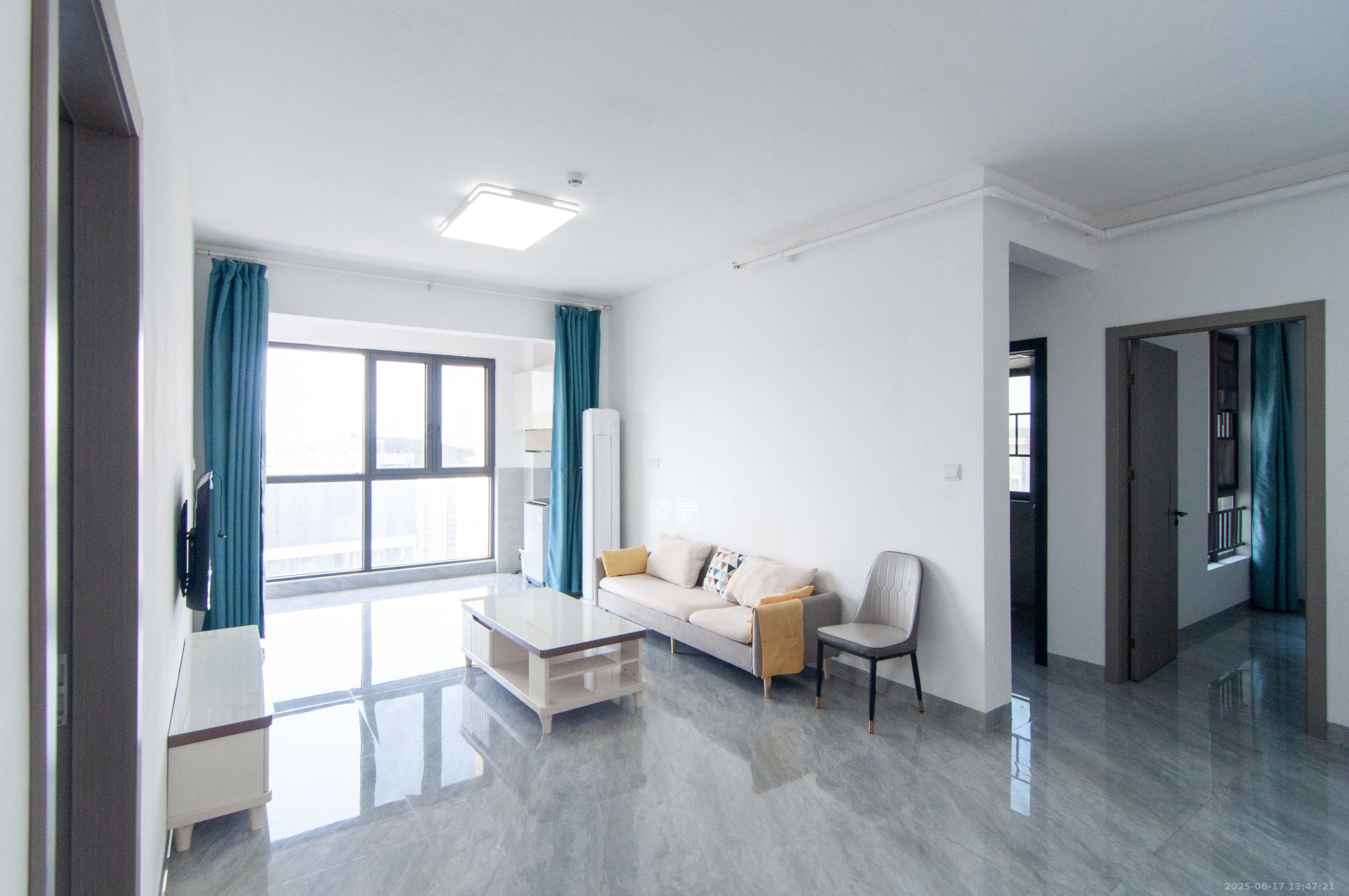 佳兆业云顶梅溪湖(佳兆业梅溪荟) 3室2厅2卫 115.0万 佳兆业云顶梅溪湖(佳兆业梅溪荟) 3室2厅2卫 115.0万客厅