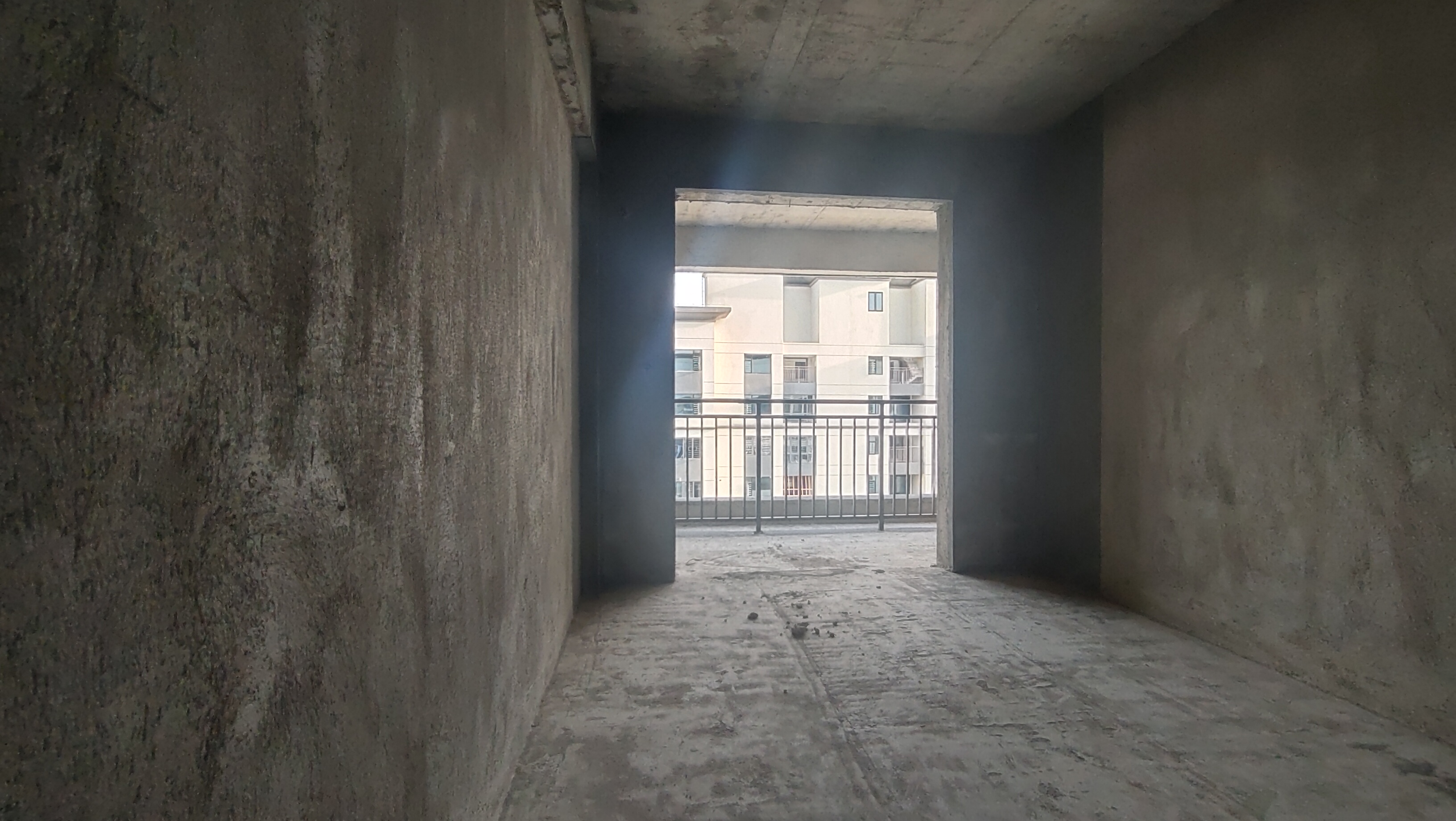 青春里-铂樾府 5室2厅2卫 92.8万 青春里-铂樾府 5室2厅2卫 92.8万卧室