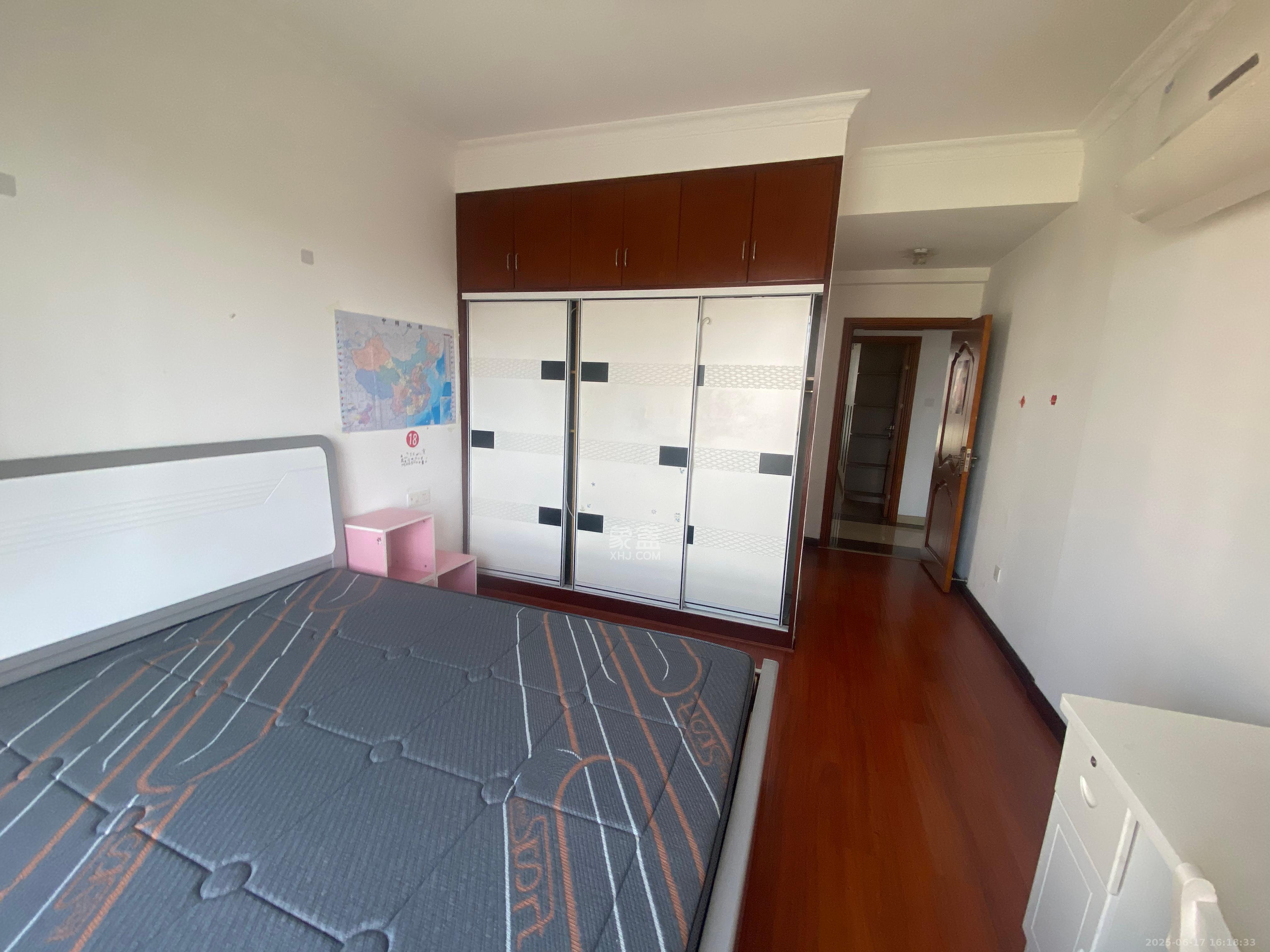 双湾国际(湘江御景花园) 3室2厅3卫 2800.0元/月 双湾国际(湘江御景花园) 3室2厅3卫 2800.0元/月室内图