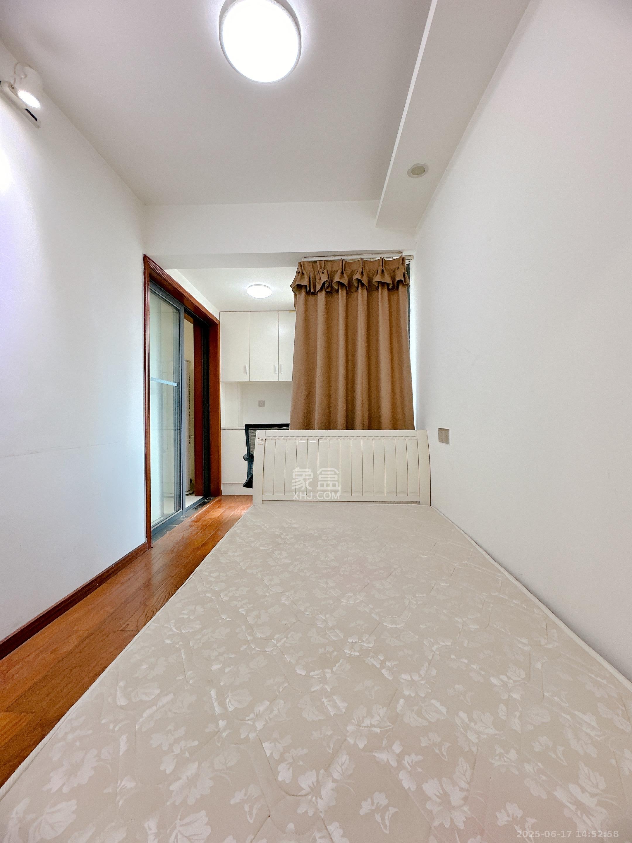 天健壹平方英里(天健芙蓉盛世二期) 3室2厅1卫 2800.0元/月 天健壹平方英里(天健芙蓉盛世二期) 3室2厅1卫 2800.0元/月室内图