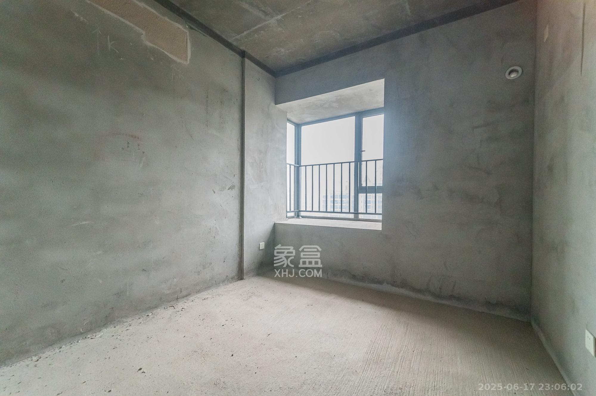 中建悦和城  4室1厅2卫   131.80万其他