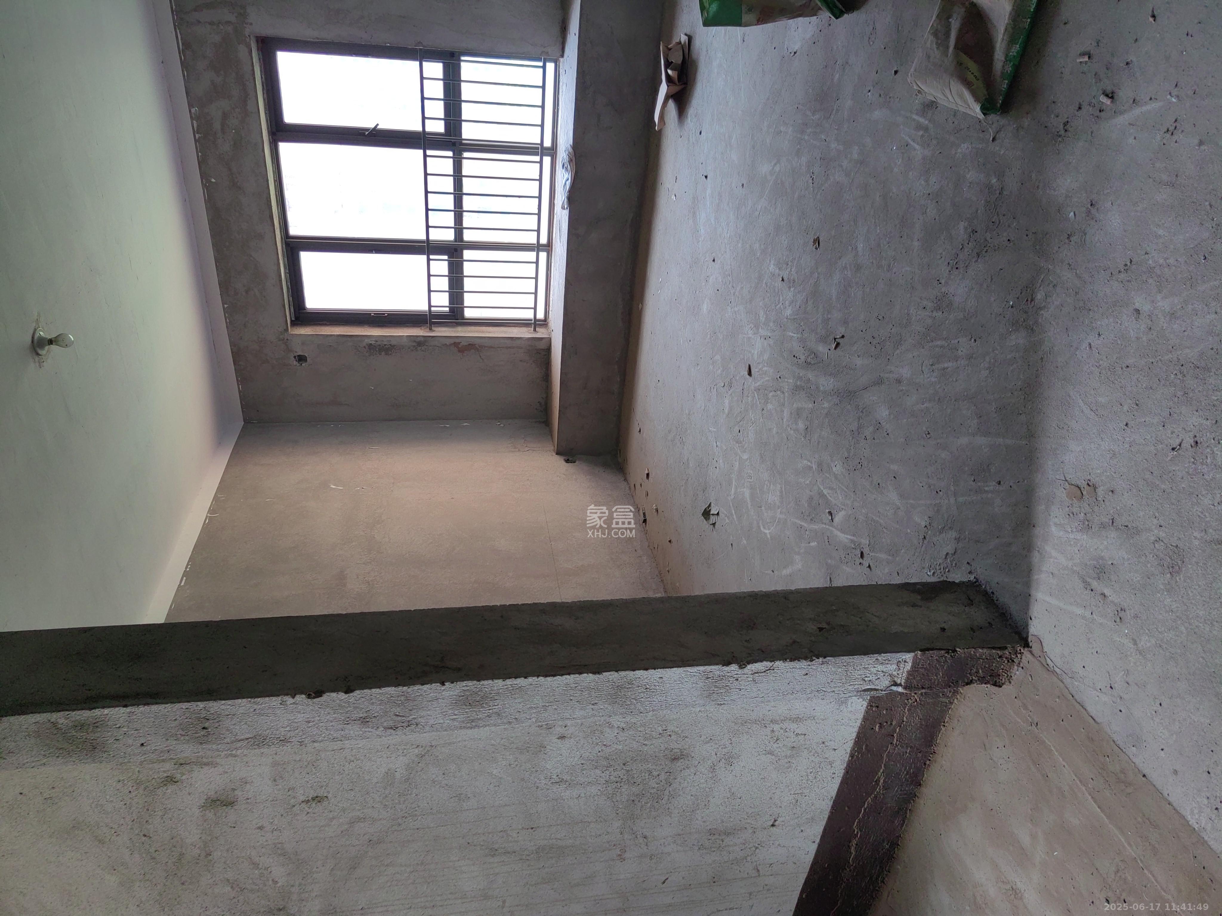 新天地步步高 4室2厅2卫 62.8万 新天地步步高 4室2厅2卫 62.8万室内图