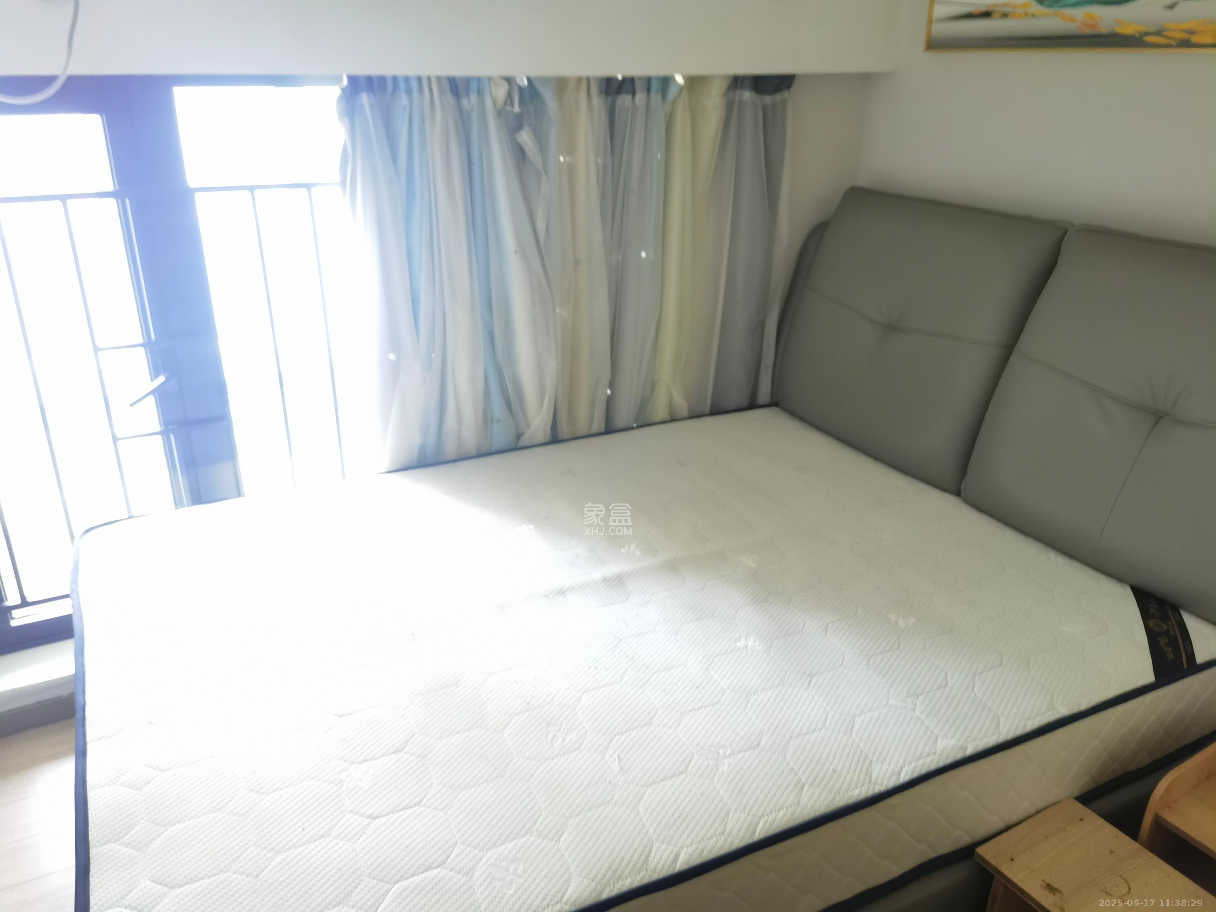 时代年华  2室1厅1卫   1350.00元/月室内图