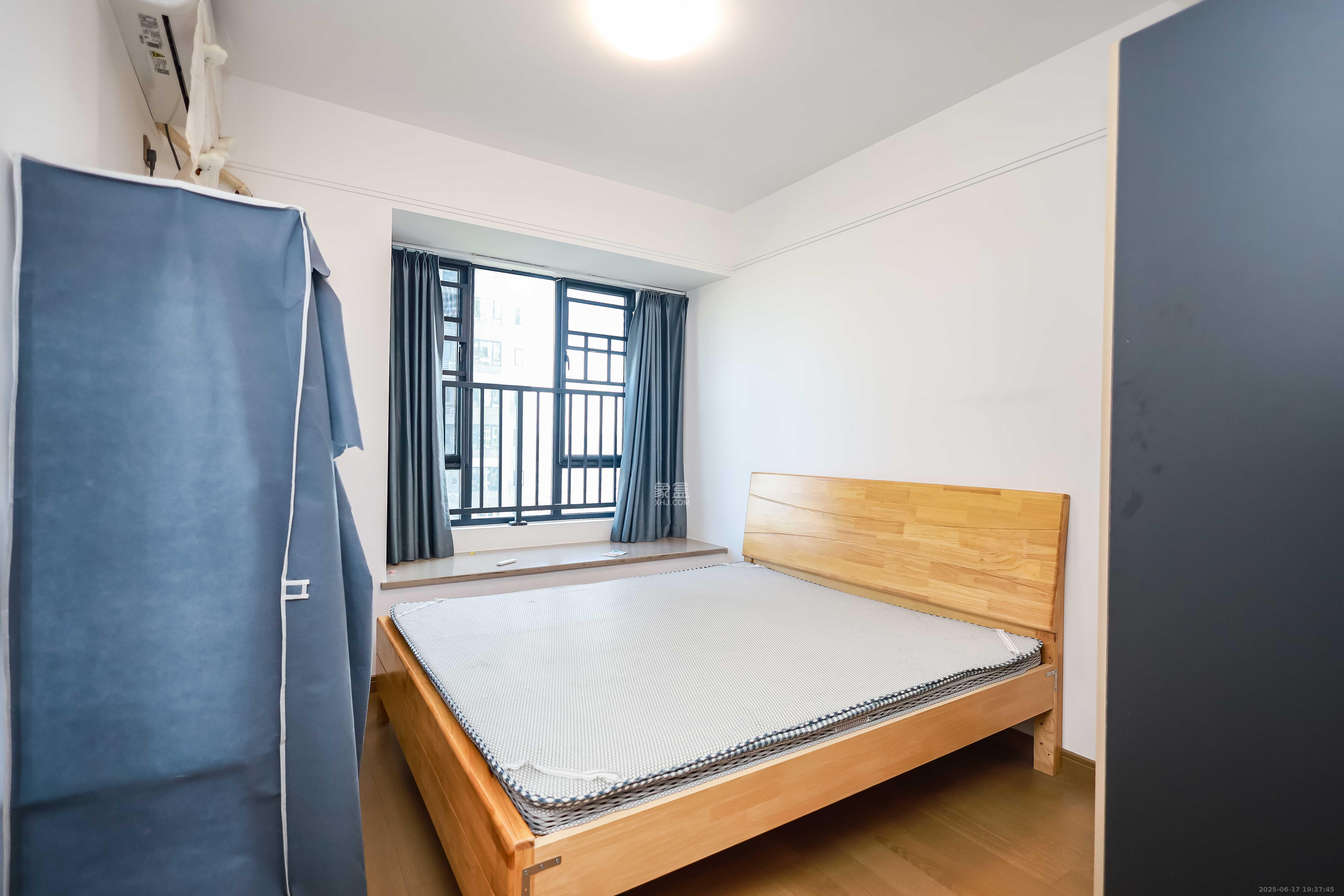 长房云尚公馆  3室2厅1卫    105.0万 长房云尚公馆  3室2厅1卫    105.0万卧室