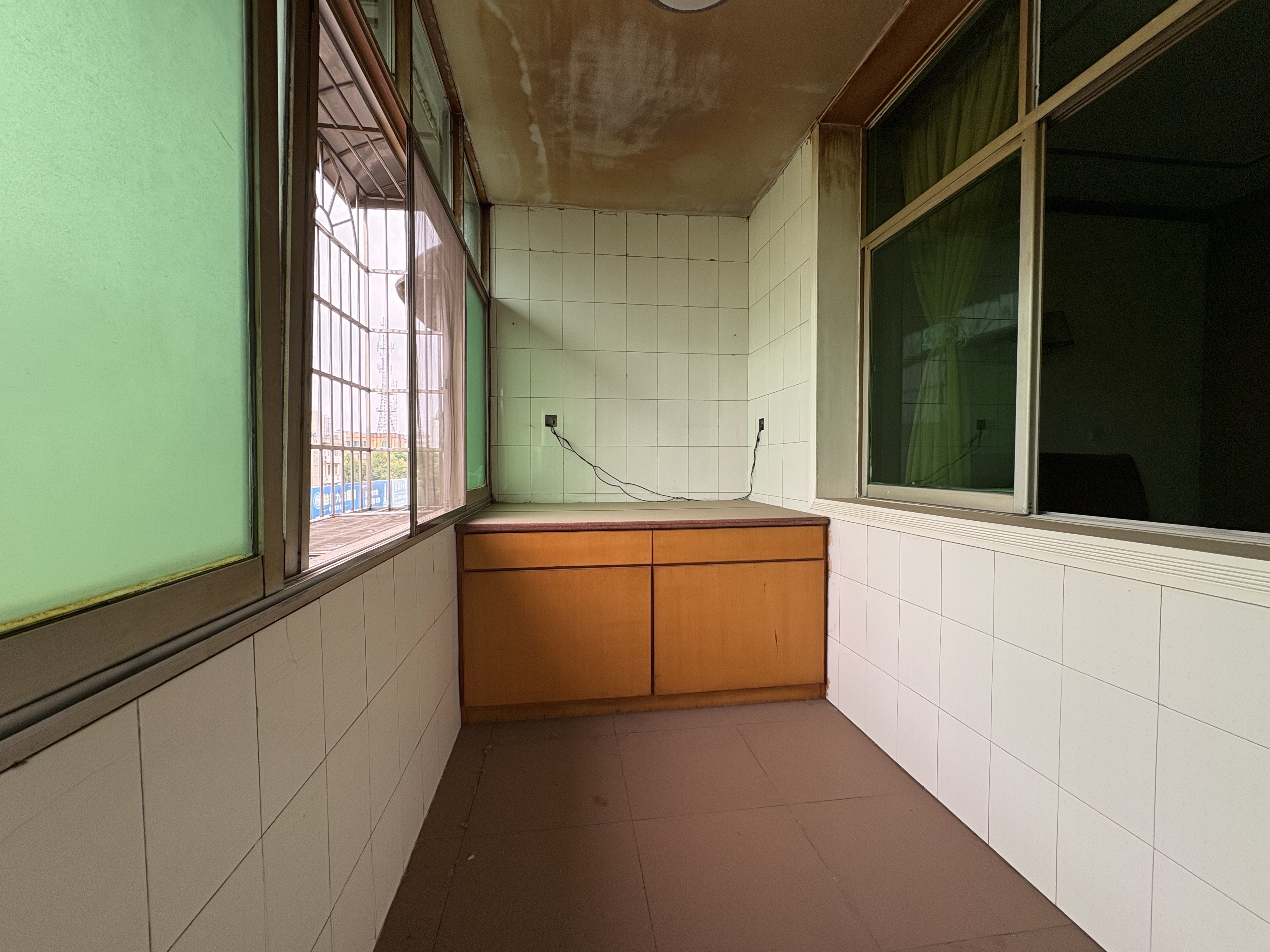 罗溪路散盘  3室2厅2卫    1000.0元/月 罗溪路散盘  3室2厅2卫    1000.0元/月室内图