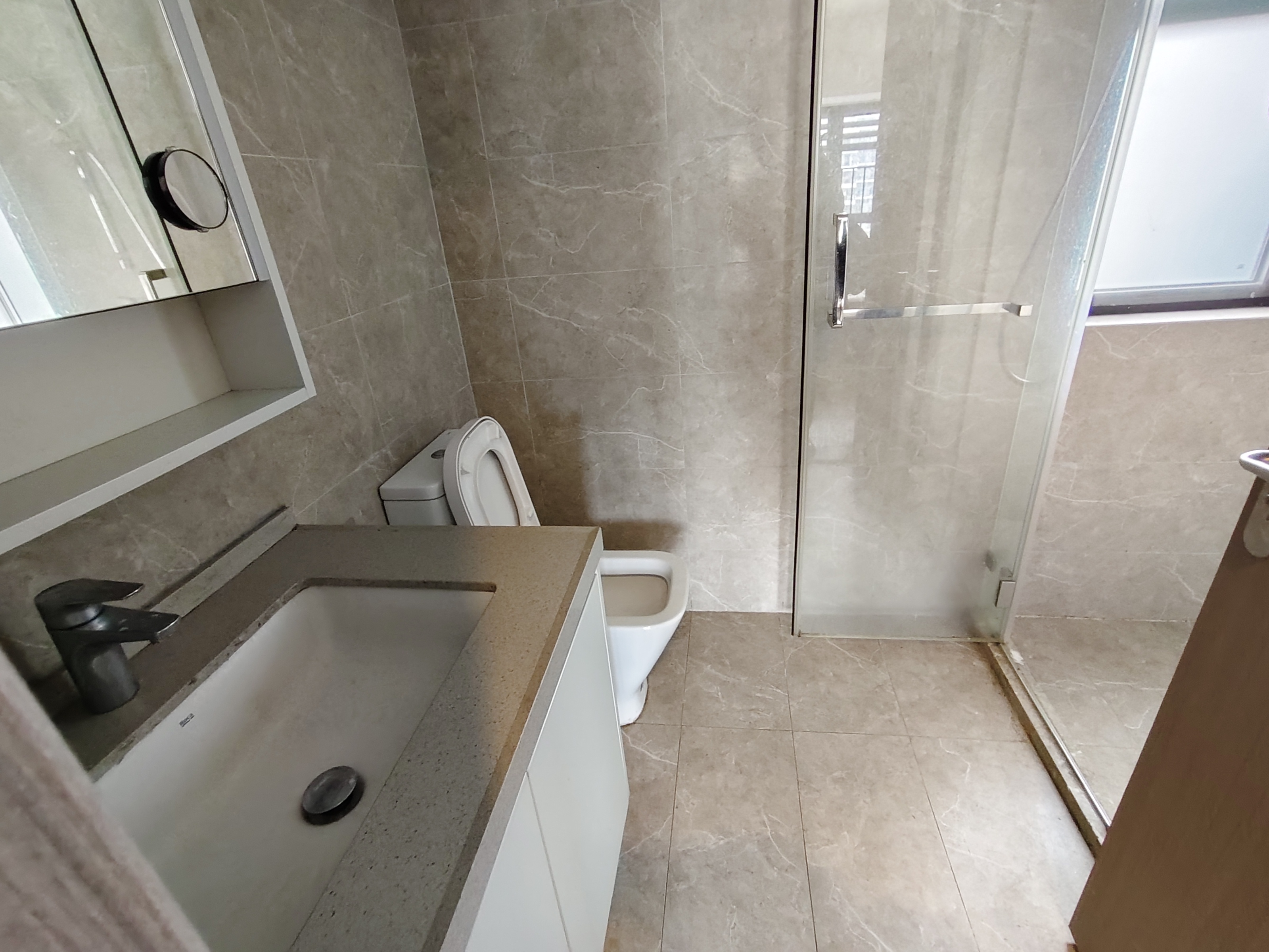 润山府  3室2厅2卫    3000.0元/月 润山府  3室2厅2卫    3000.0元/月室内图