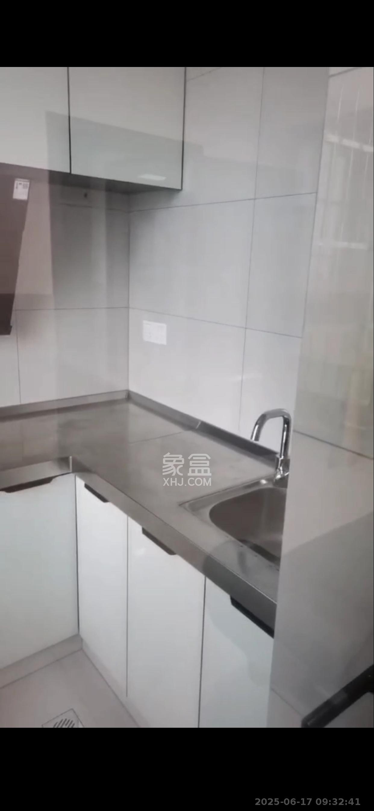 和景家园一期  1室1厅1卫    1100.0元/月 和景家园一期  1室1厅1卫    1100.0元/月室内图