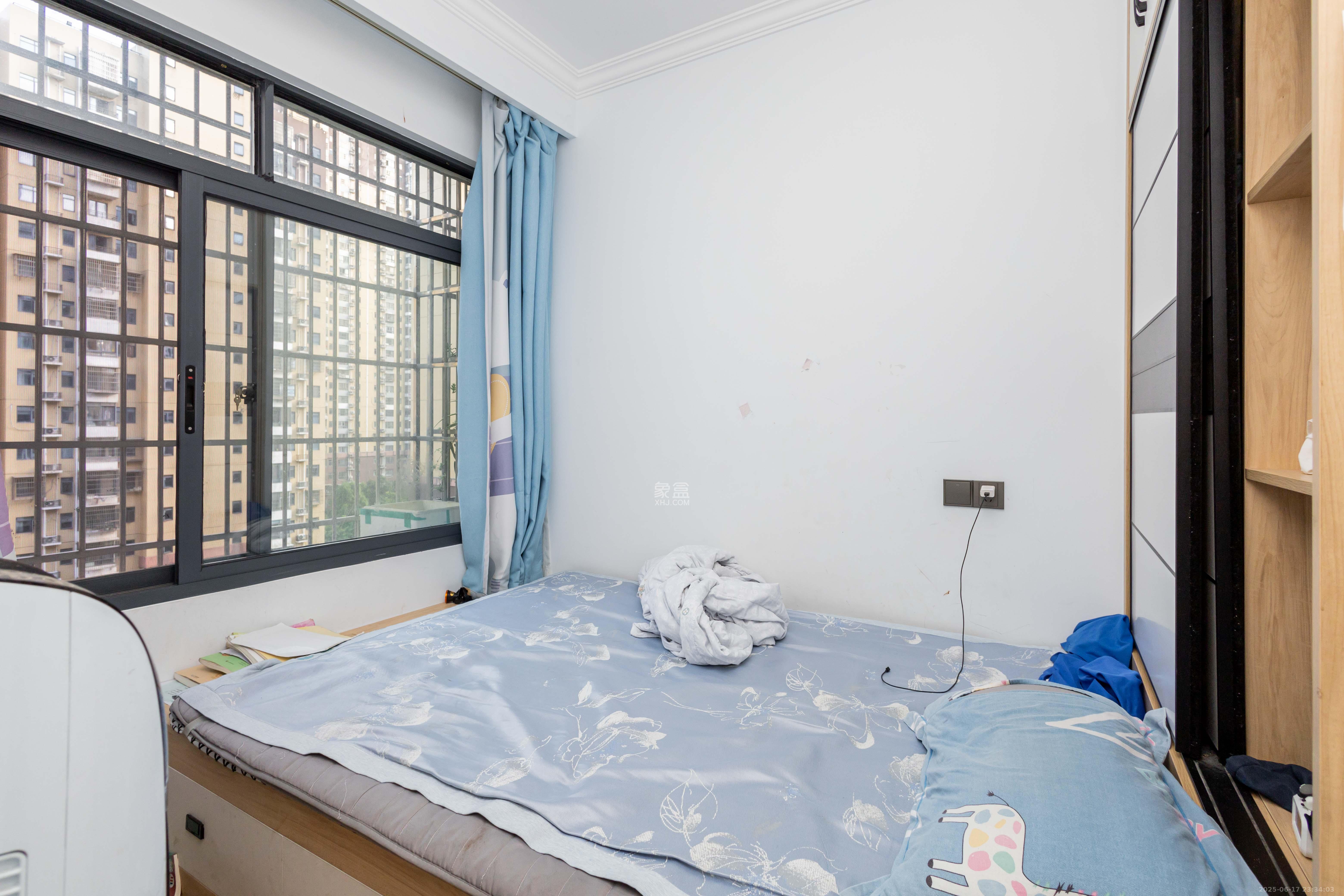 中国铁建国际城二期 4室2厅2卫 99.8万 中国铁建国际城二期 4室2厅2卫 99.8万卧室