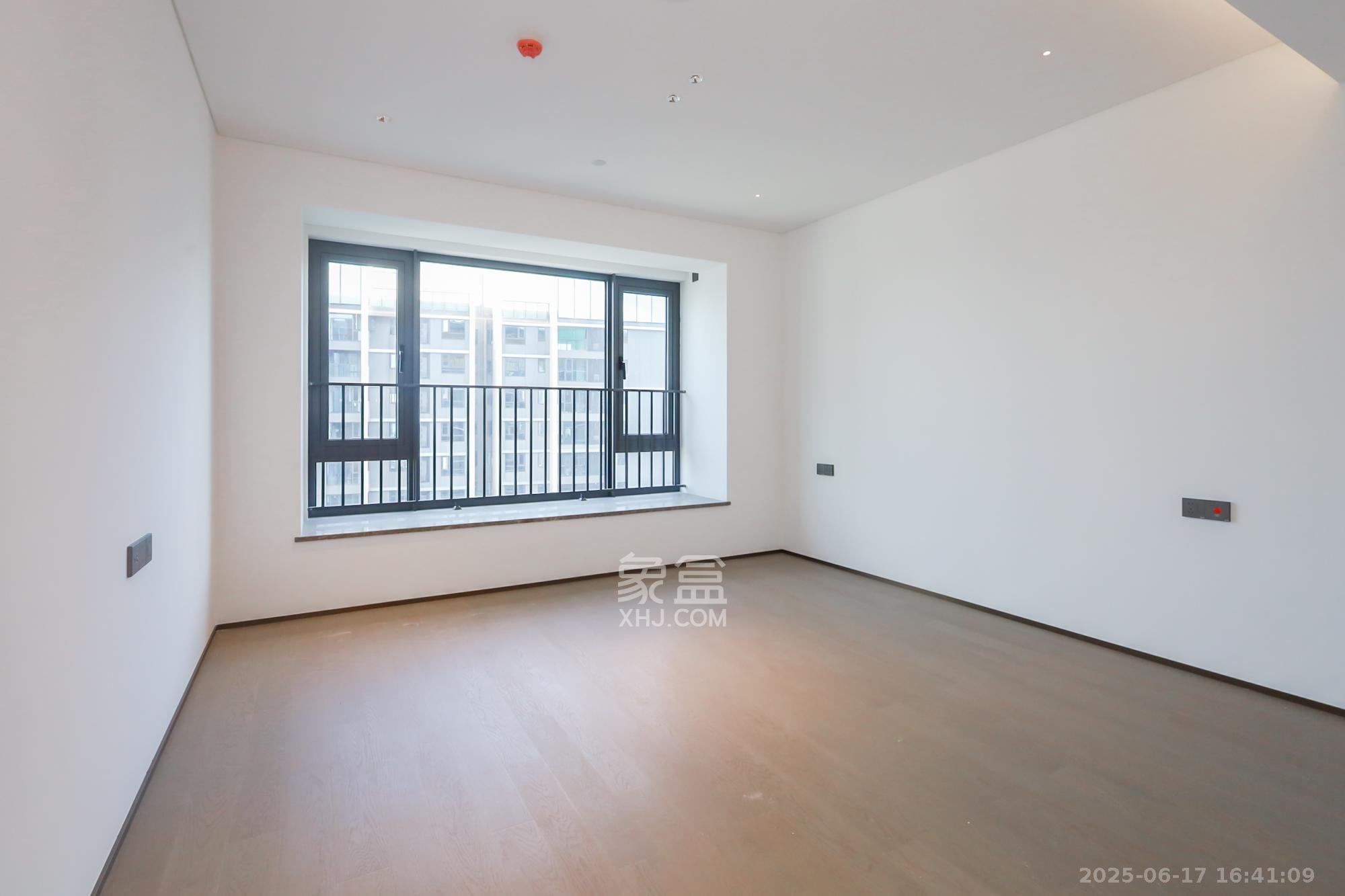 长沙悦府(华润万象城) 4室2厅3卫 560.0万 长沙悦府(华润万象城) 4室2厅3卫 560.0万卧室