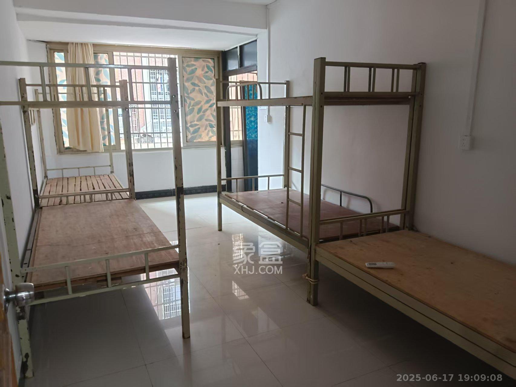 三兴公寓(三兴小区) 3室1厅1卫 2200.0元/月 三兴公寓(三兴小区) 3室1厅1卫 2200.0元/月室内图